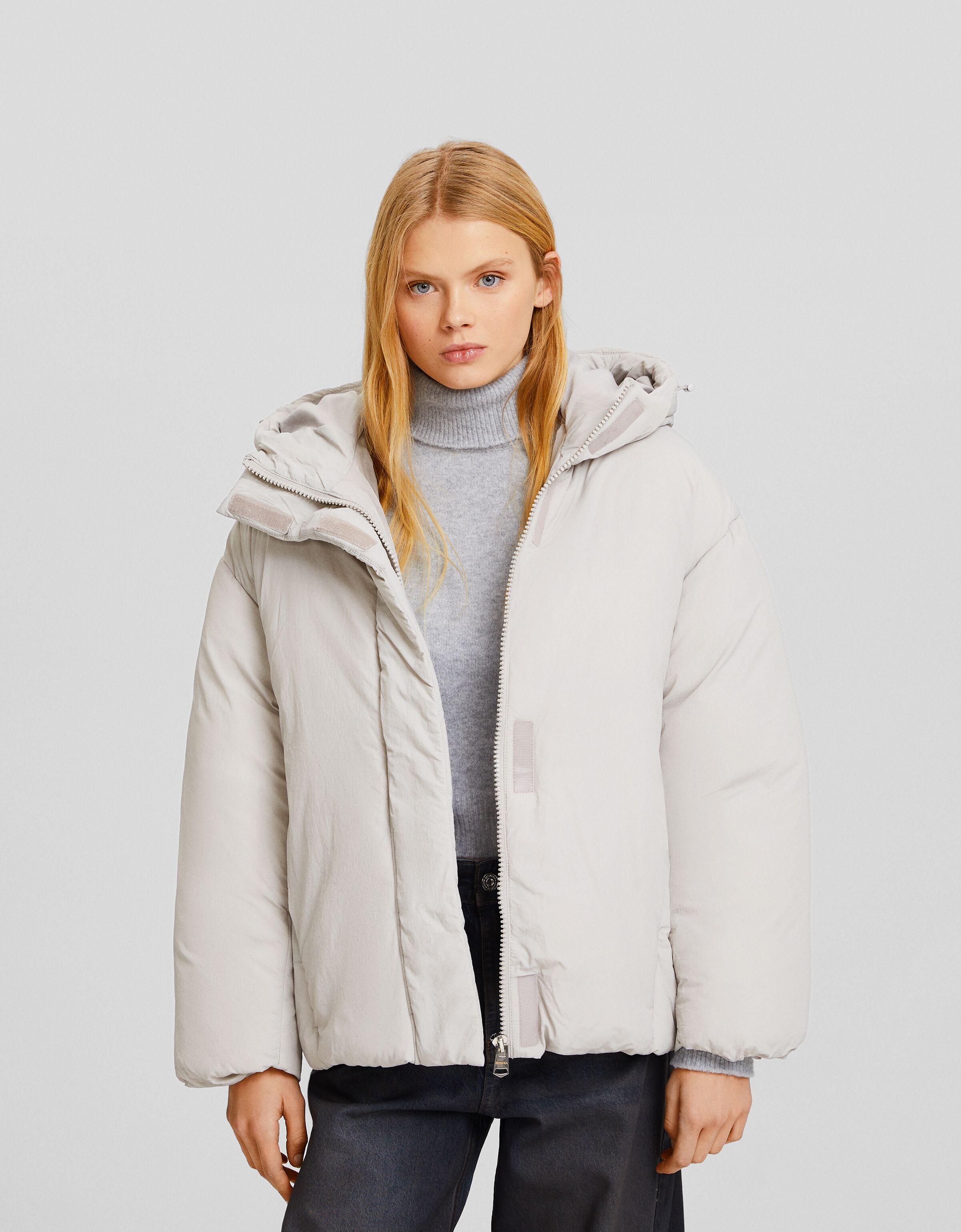 Cazadora acolchada capucha nylon