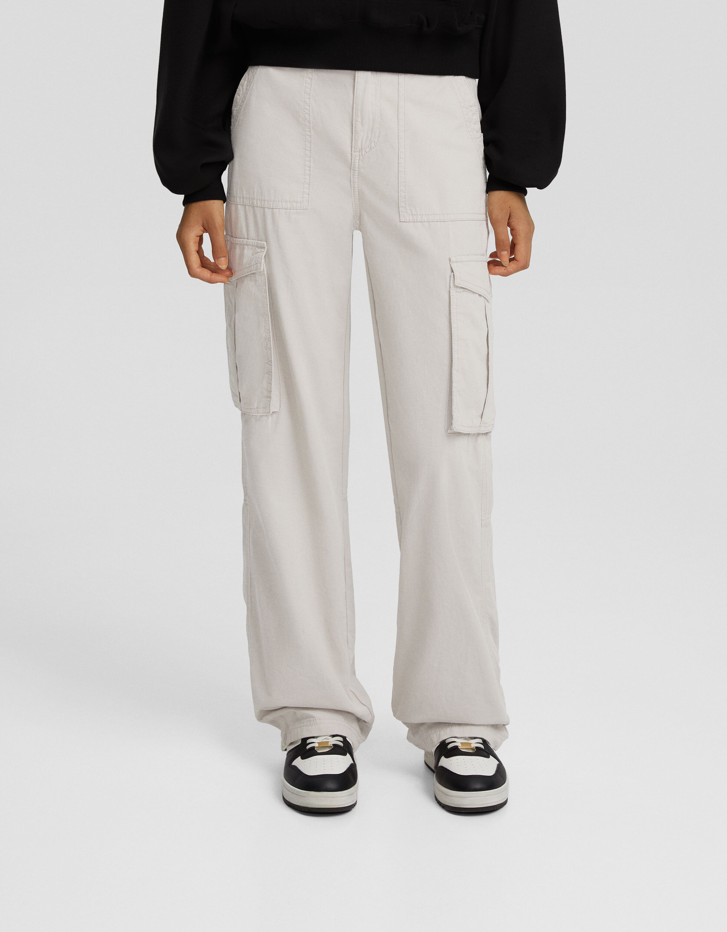 Pantalón straight cargo ajustable