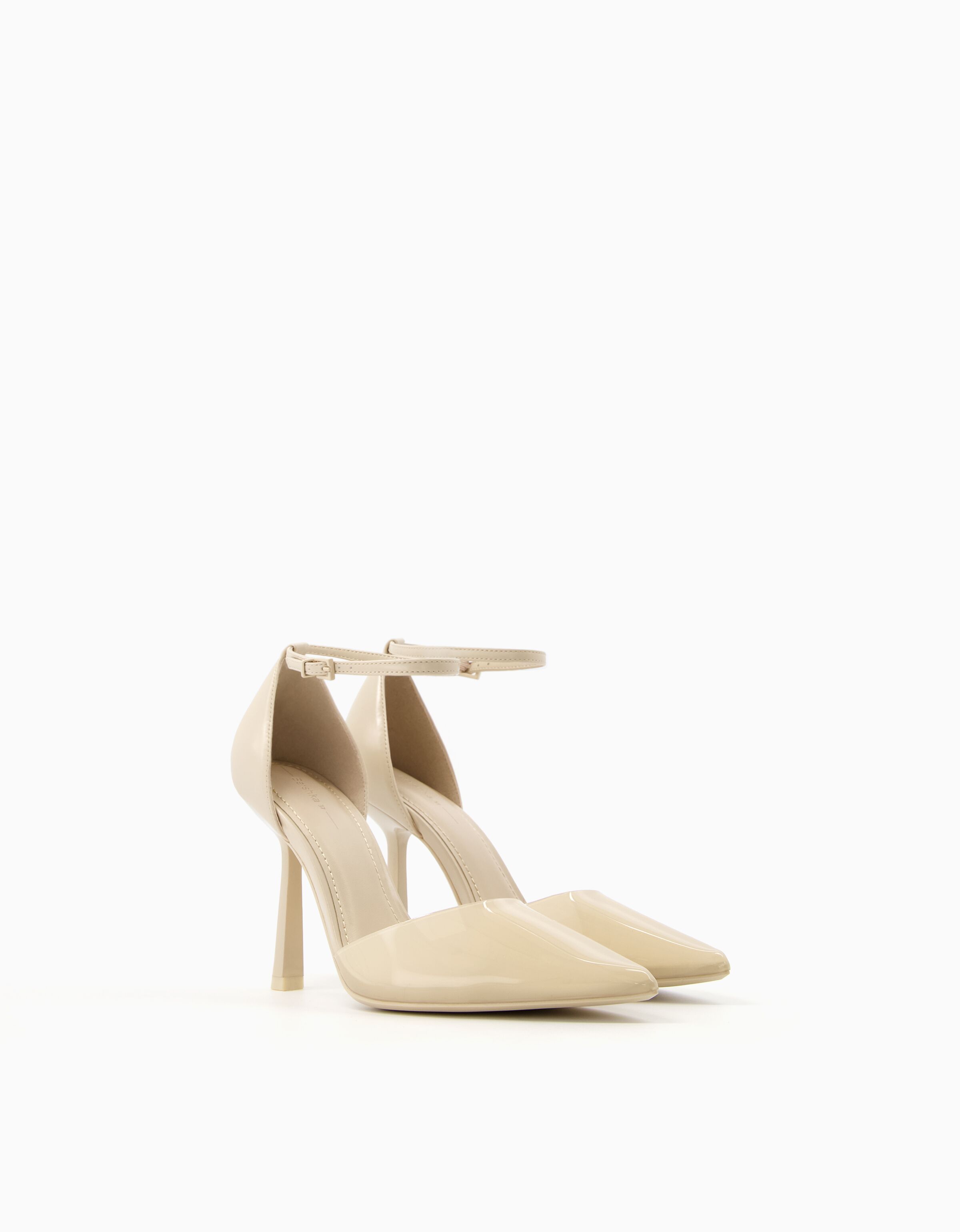 Zapato tacón pulsera vinilo