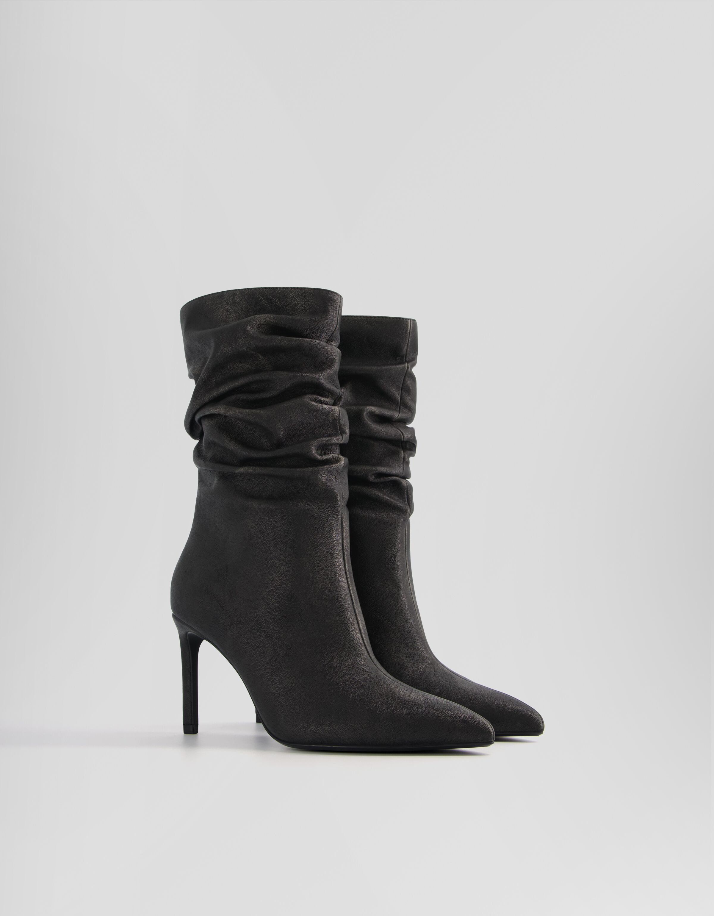 Botines tacón fino slouchy