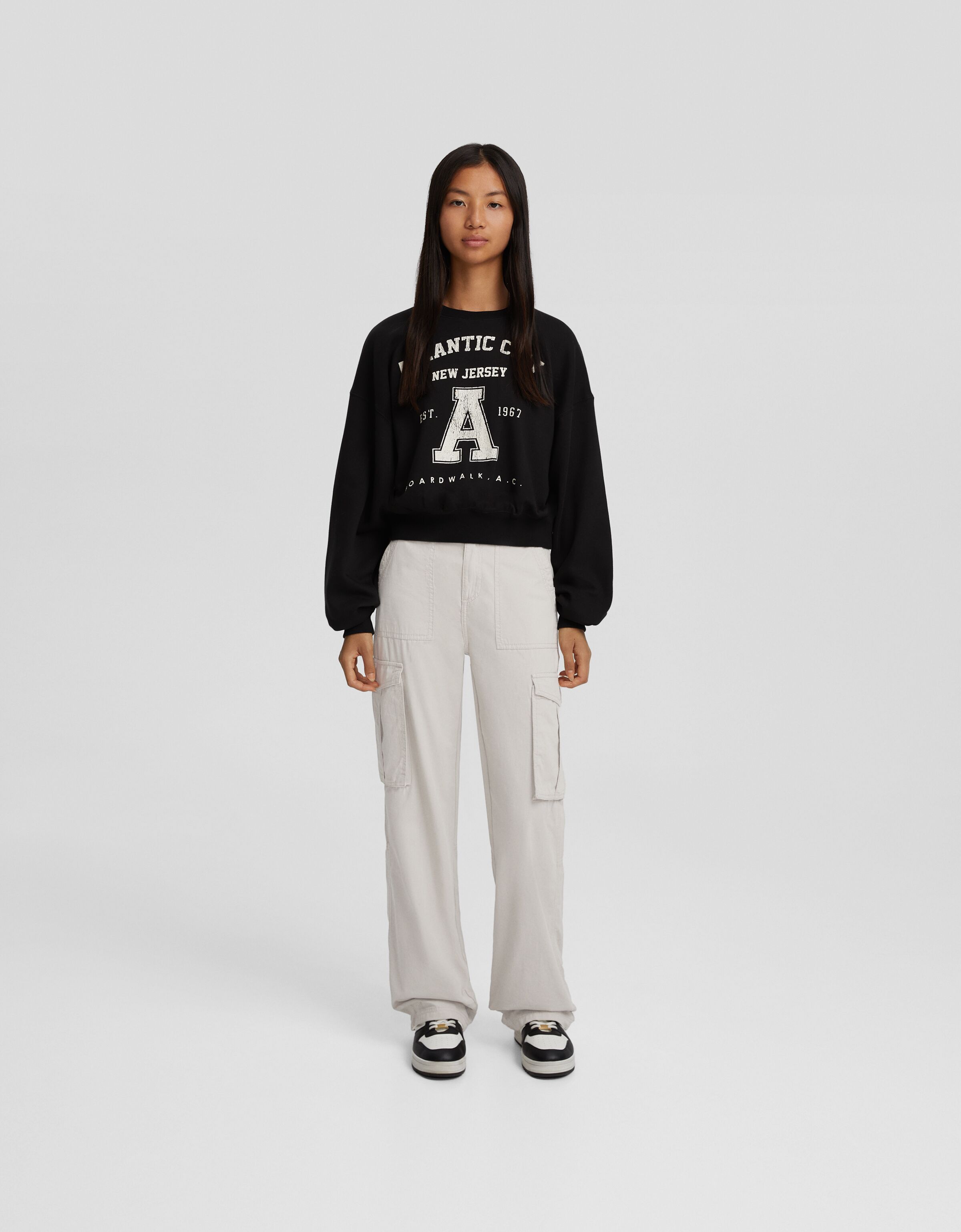 Pantalón straight cargo ajustable