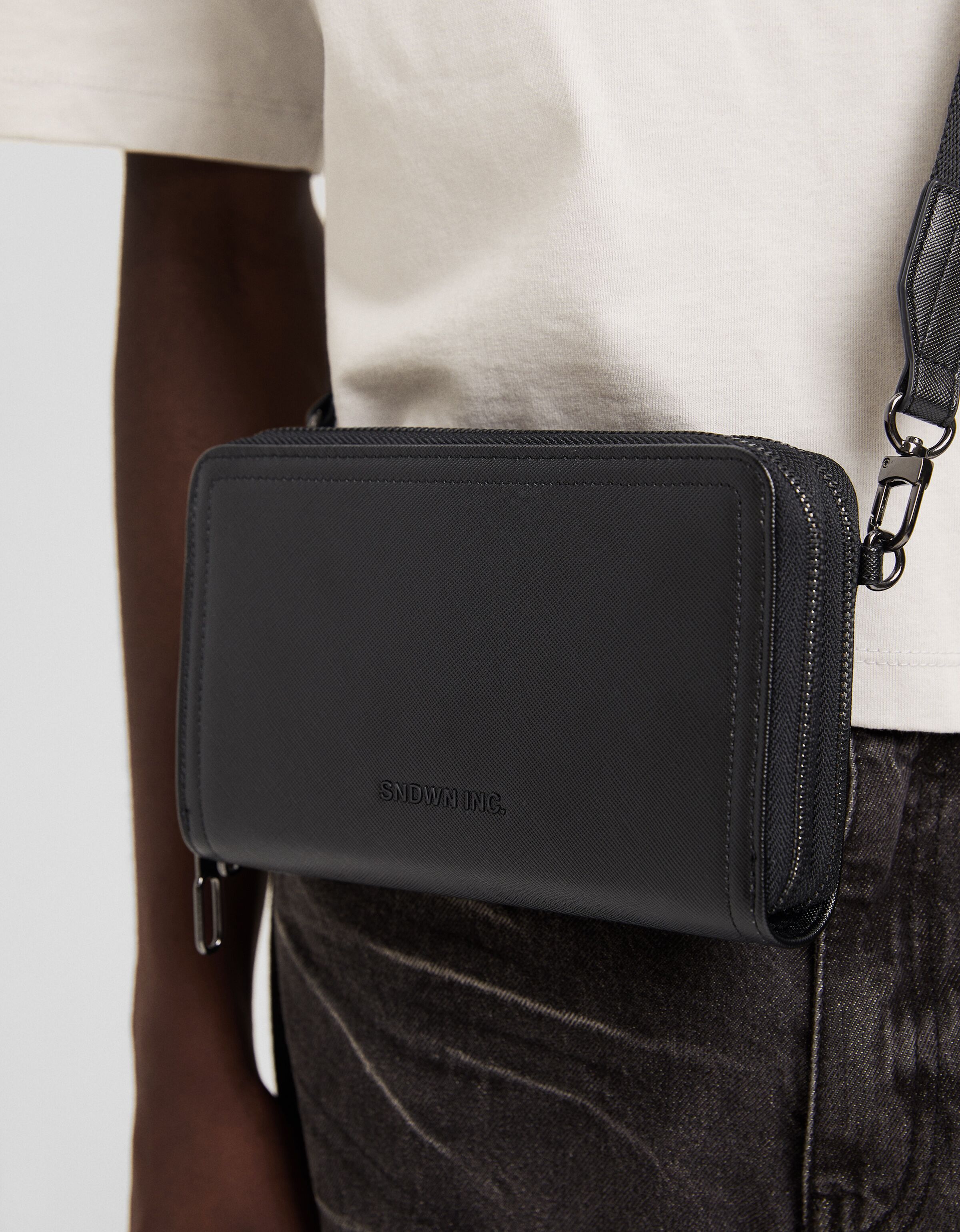 Bolso crossbody doble cremallera