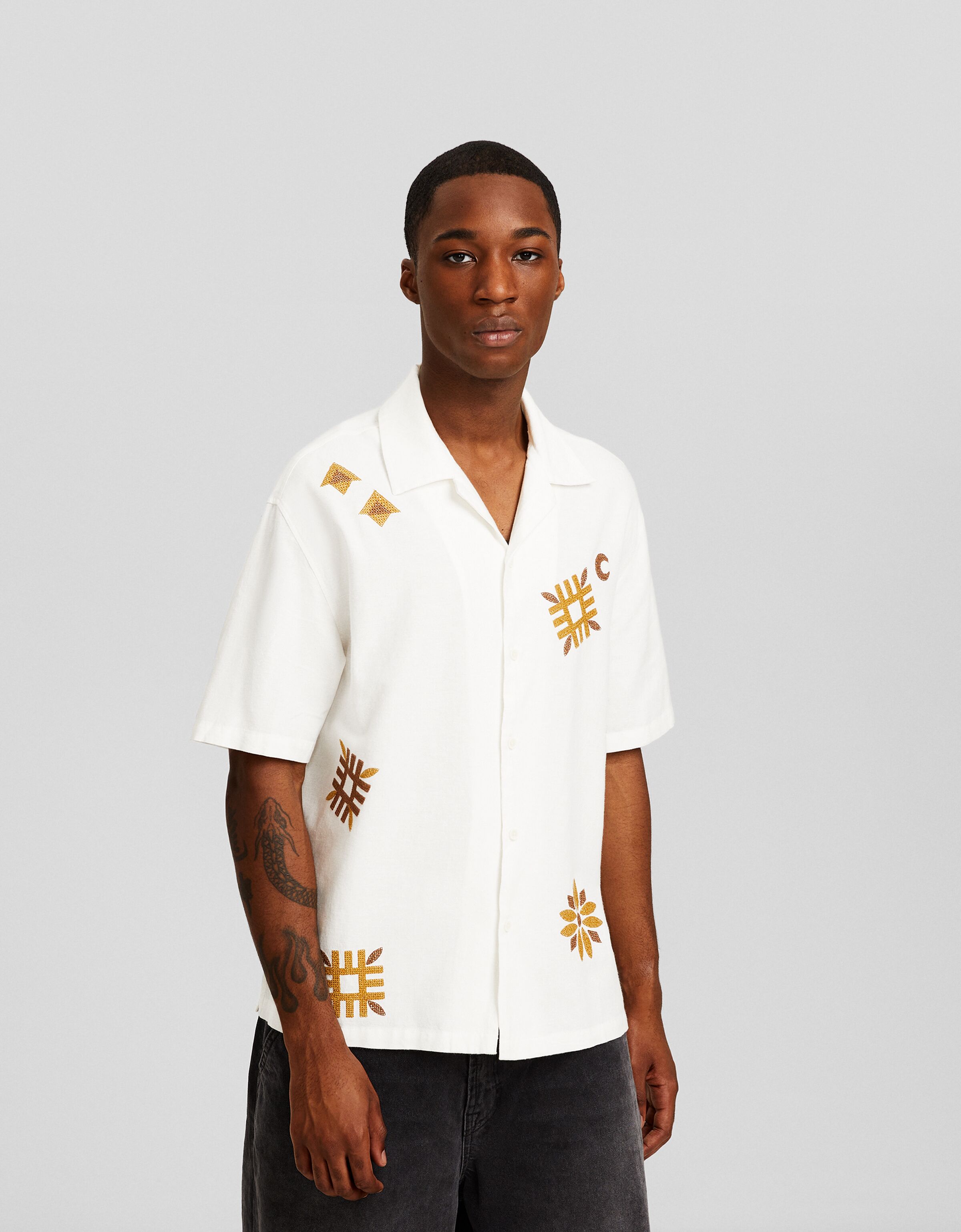 Camisa manga corta rústica bordados