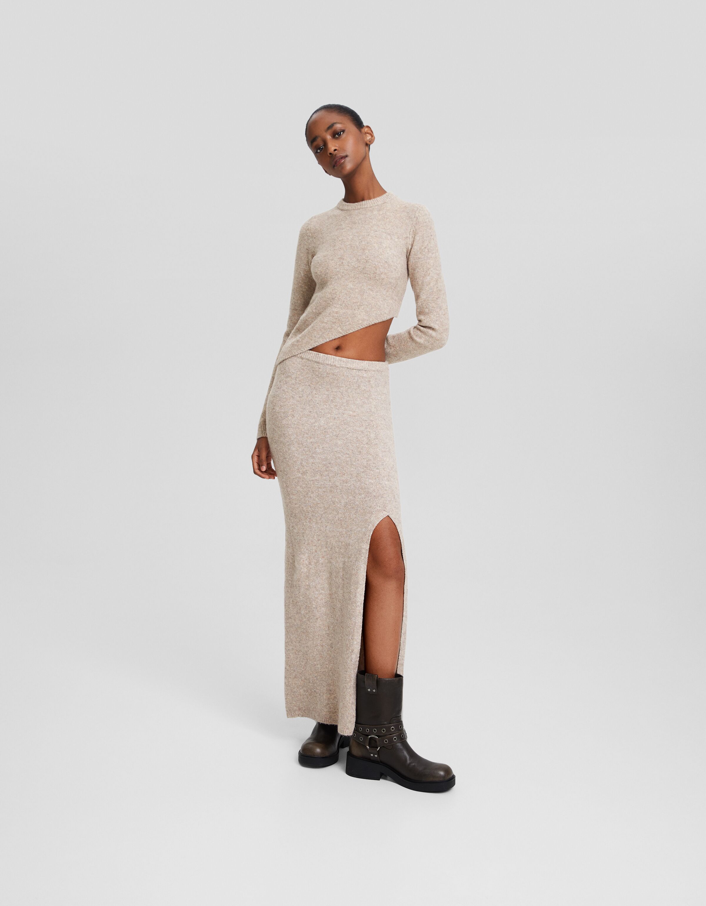 Falda midi punto abertura