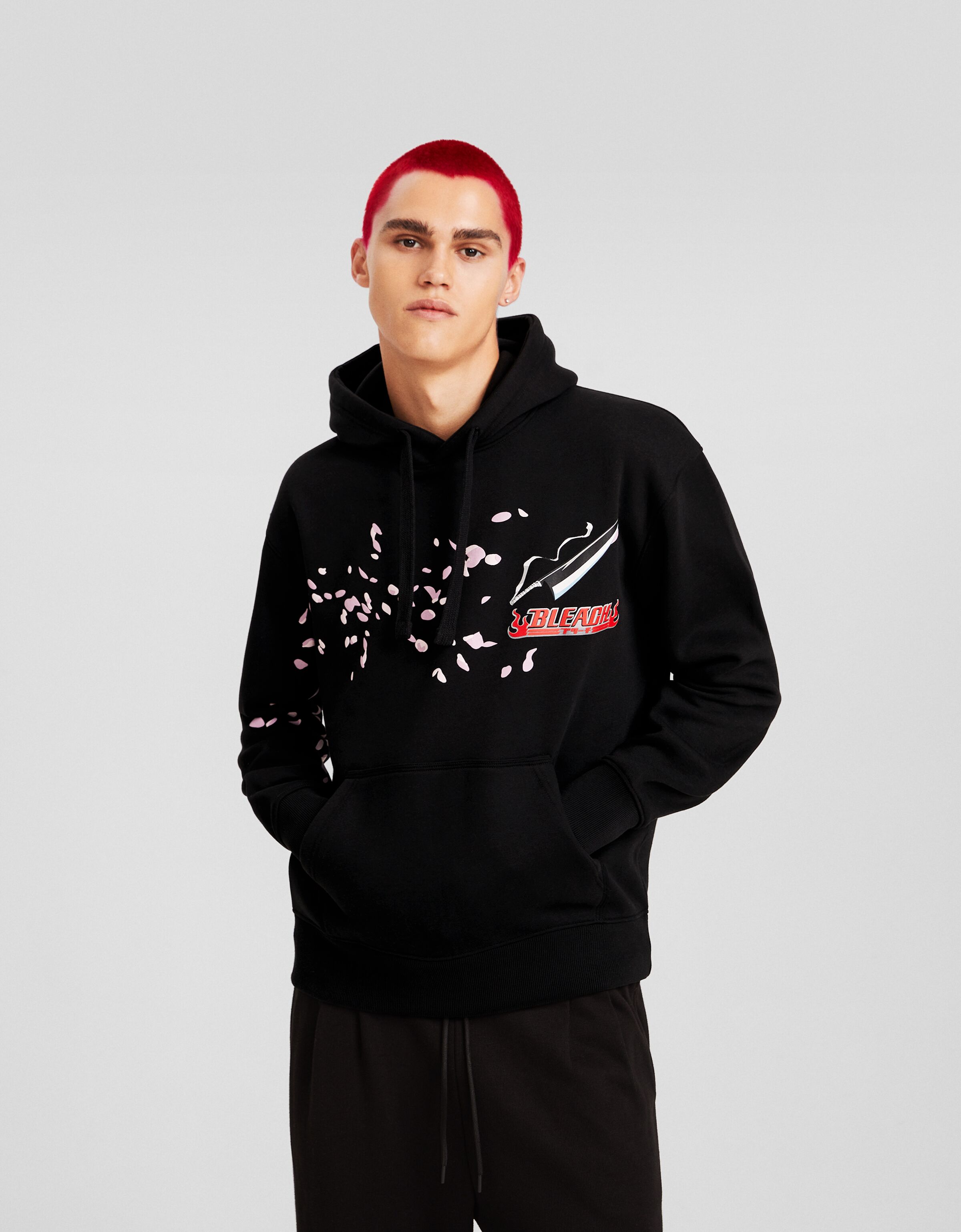 Sudadera Bleach capucha oversize print