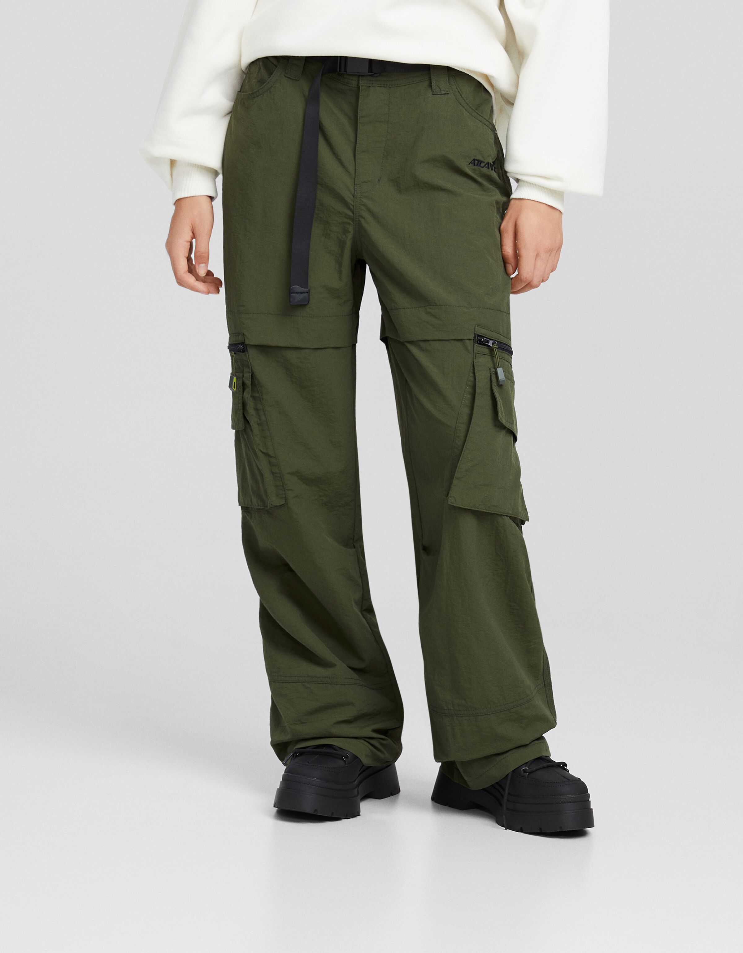 Pantalón cargo técnico