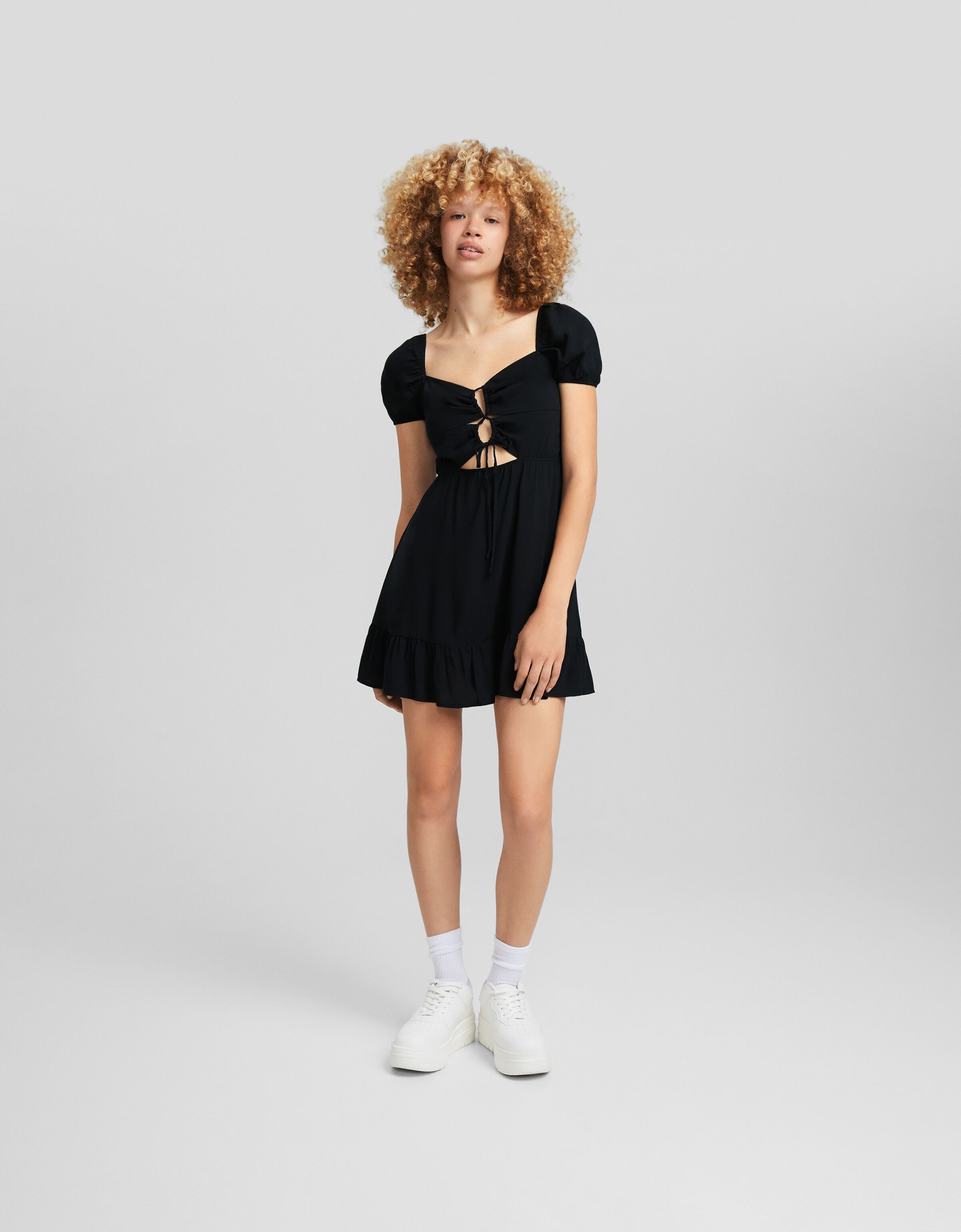 Vestido mini manga corta