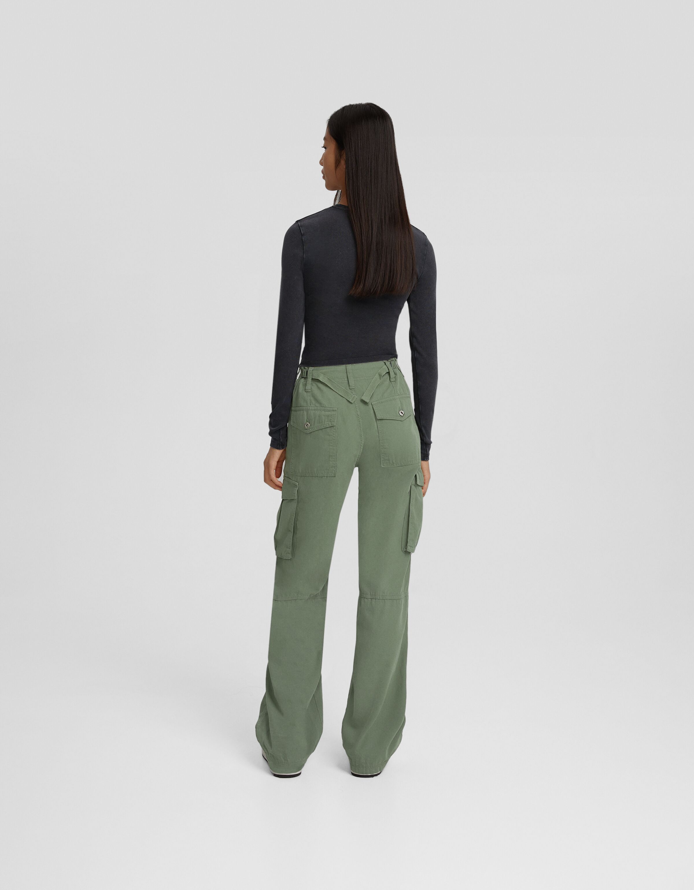 Pantalón straight cargo ajustable