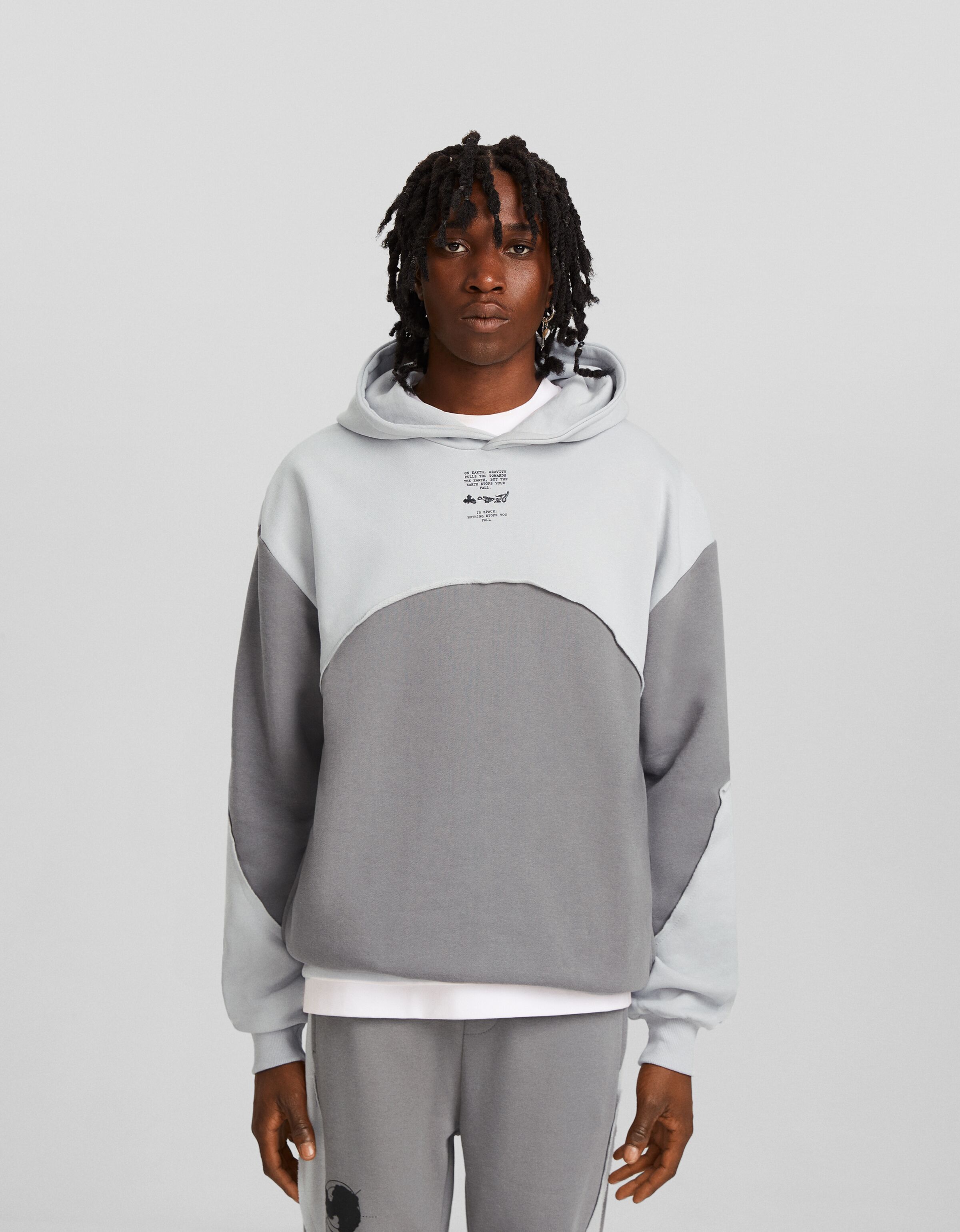 Sudadera capucha color block print