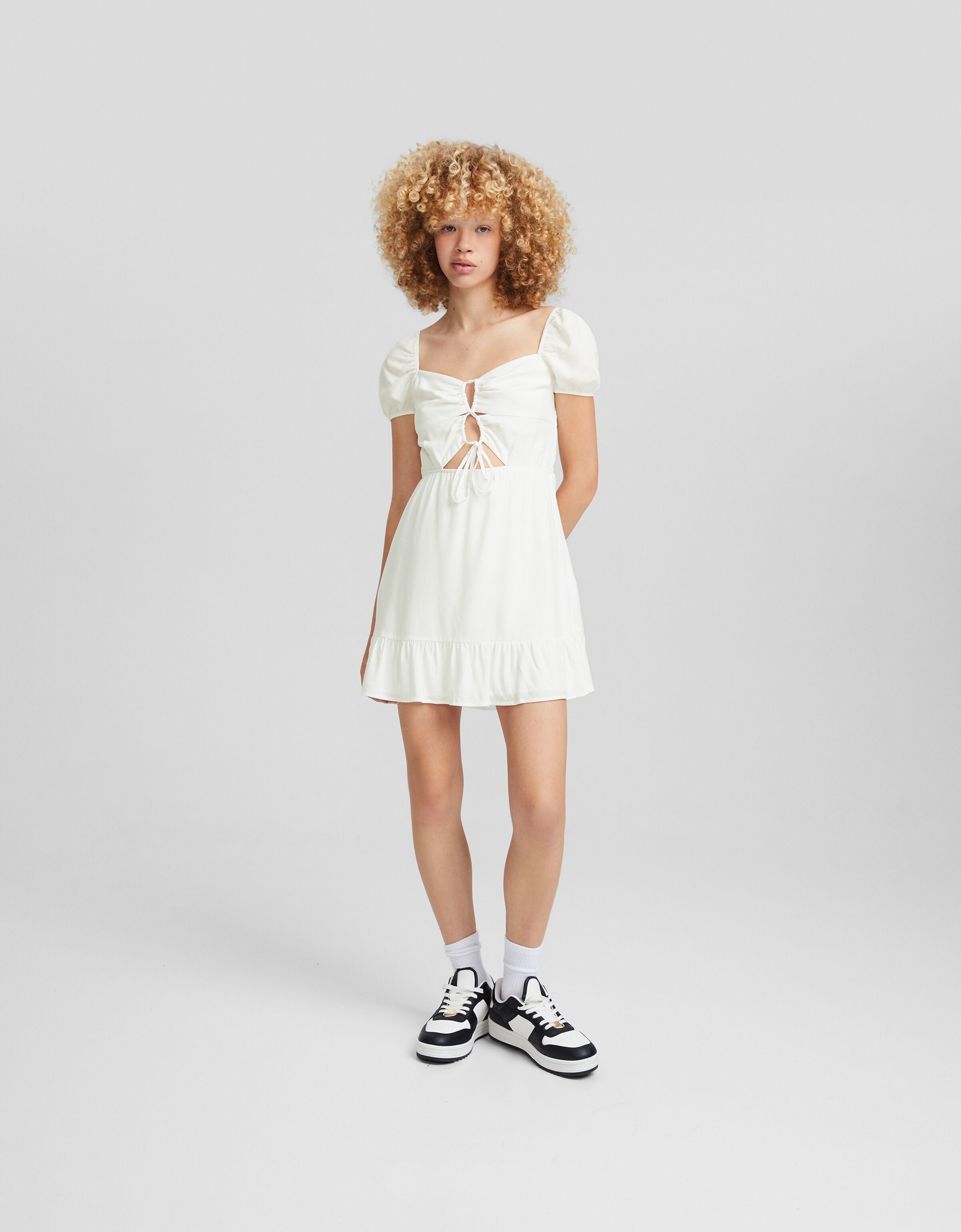 Vestido mini manga corta