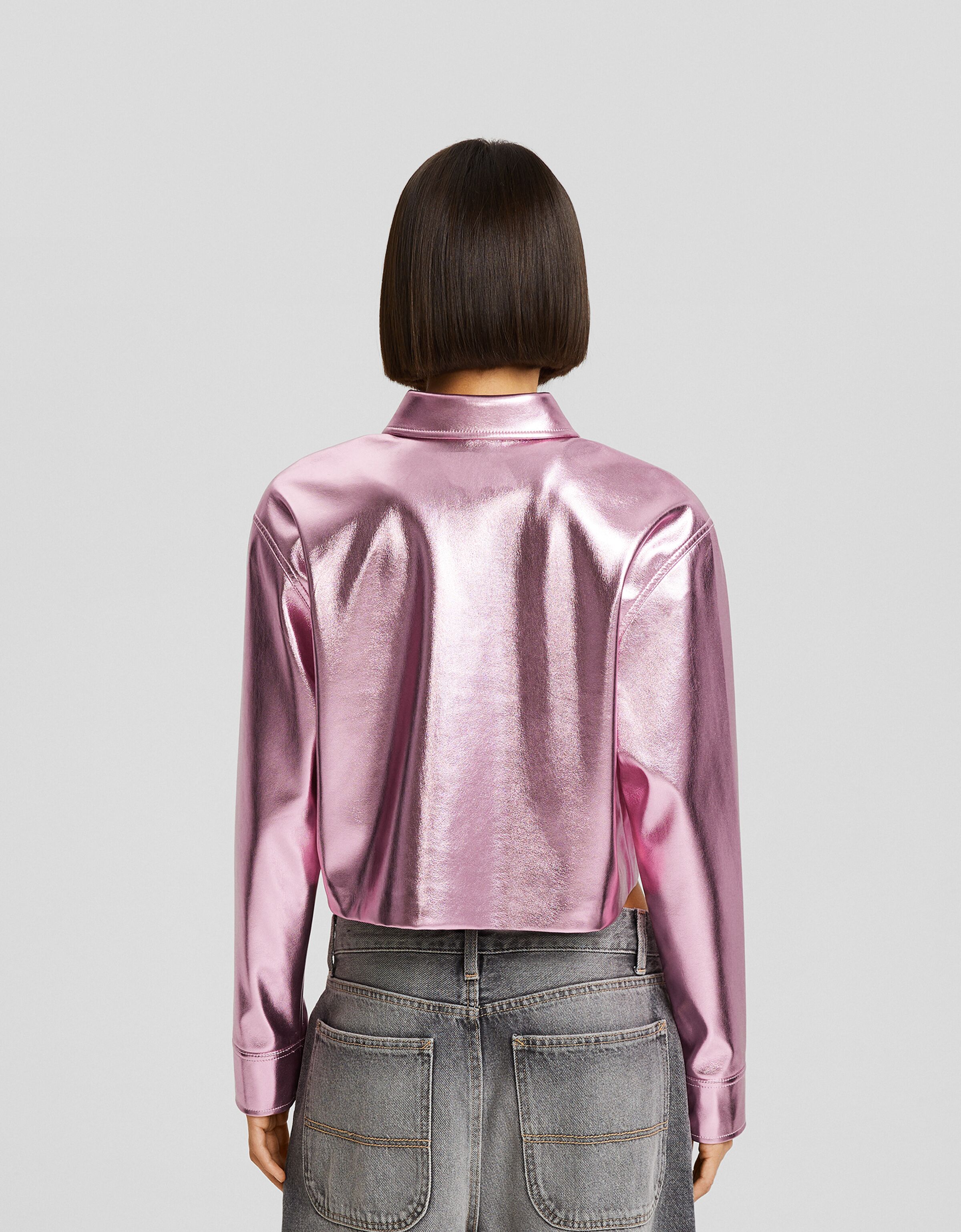 Camisa manga larga cropped efecto piel cremalleras