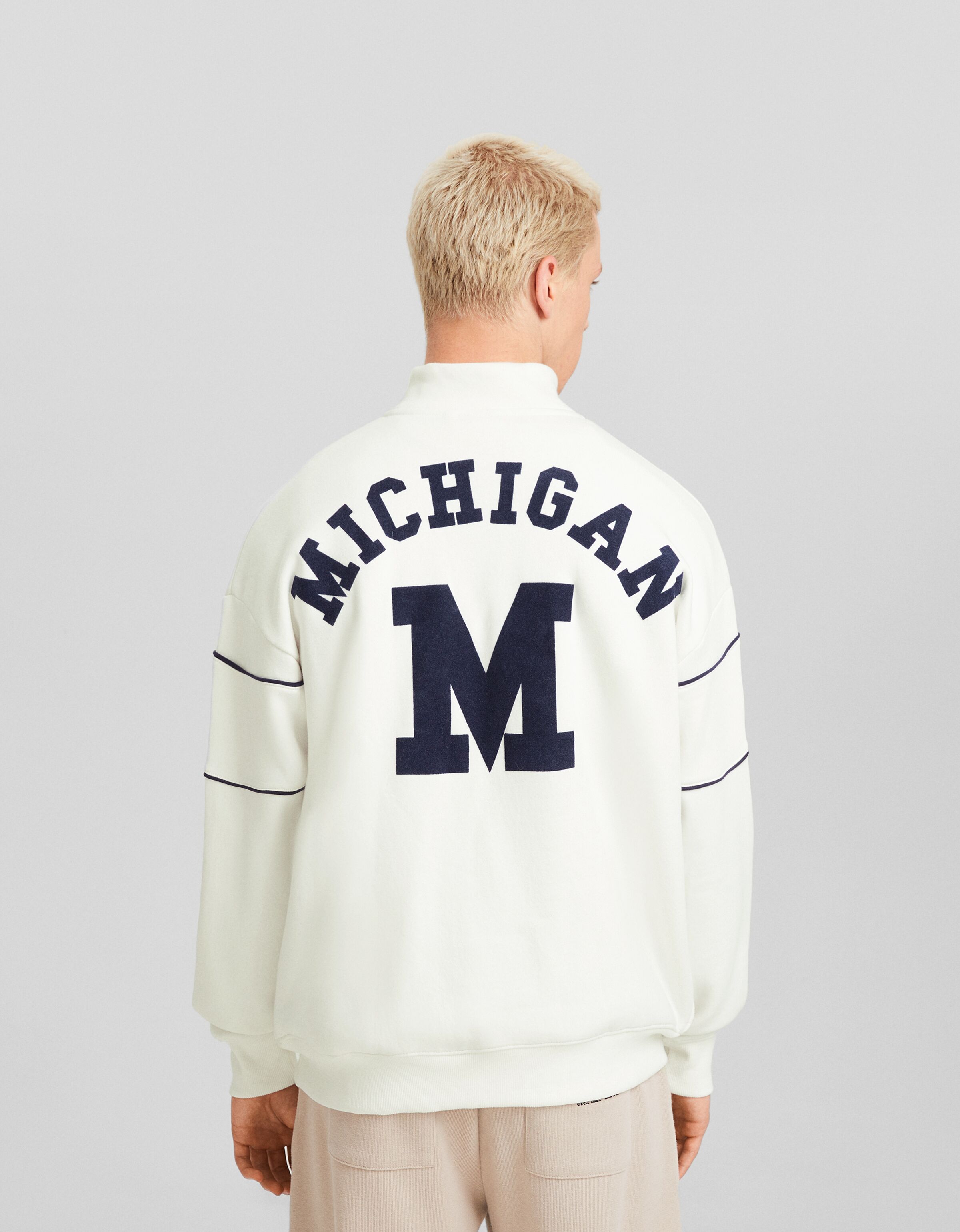 Sudadera cuello subido varsity