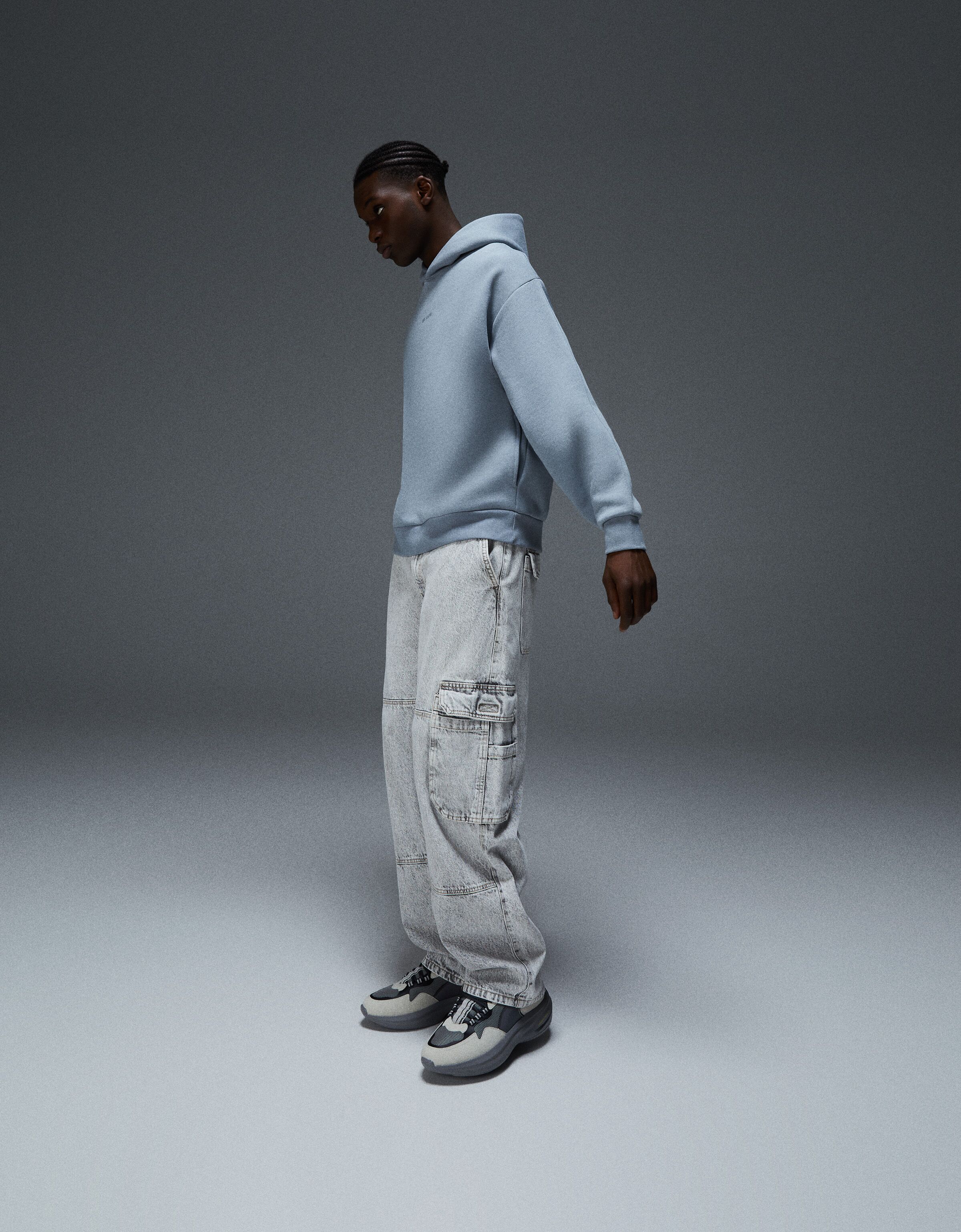 Deportivas detalle piezas técnicas hombre