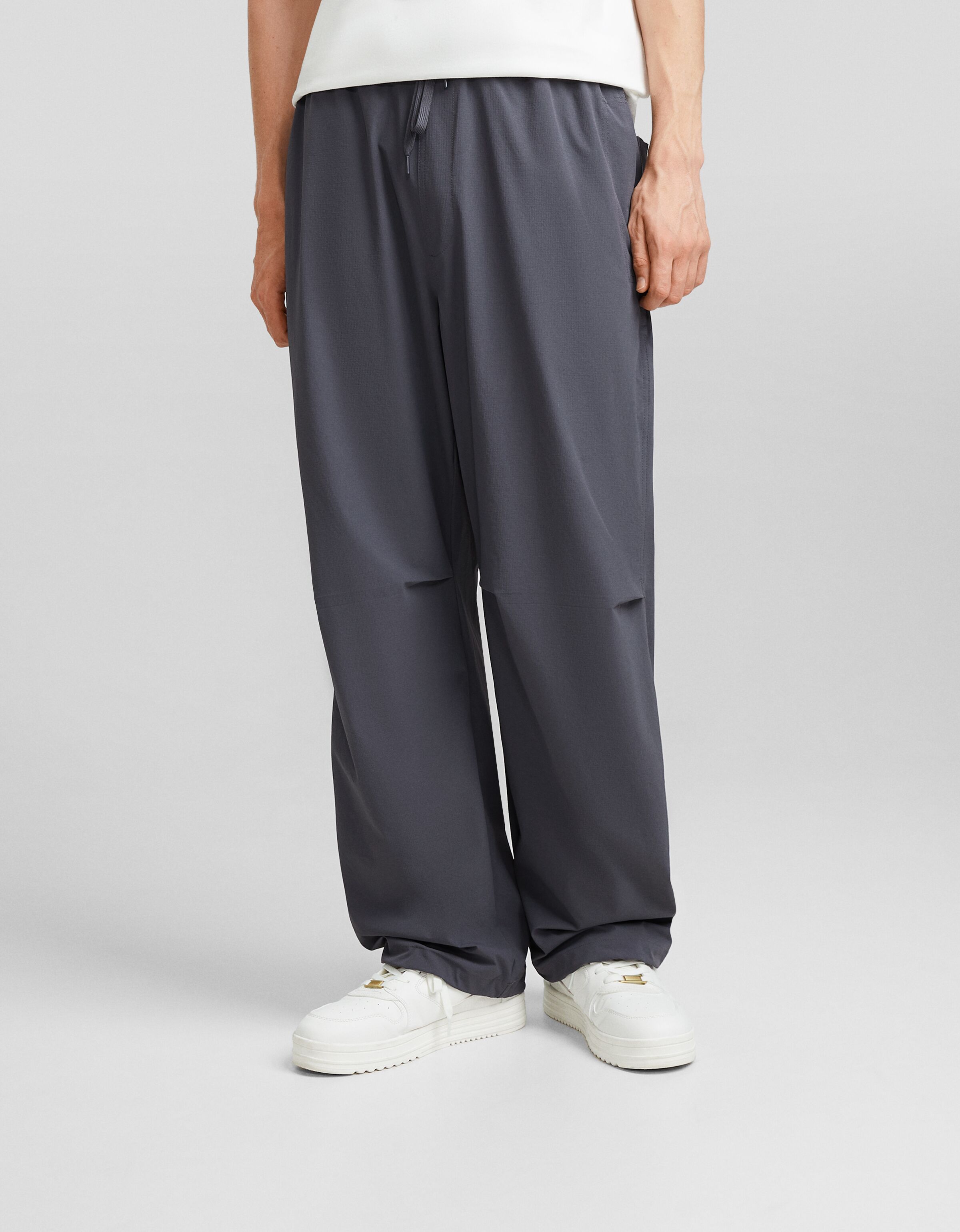 Pantalón jogger parachute