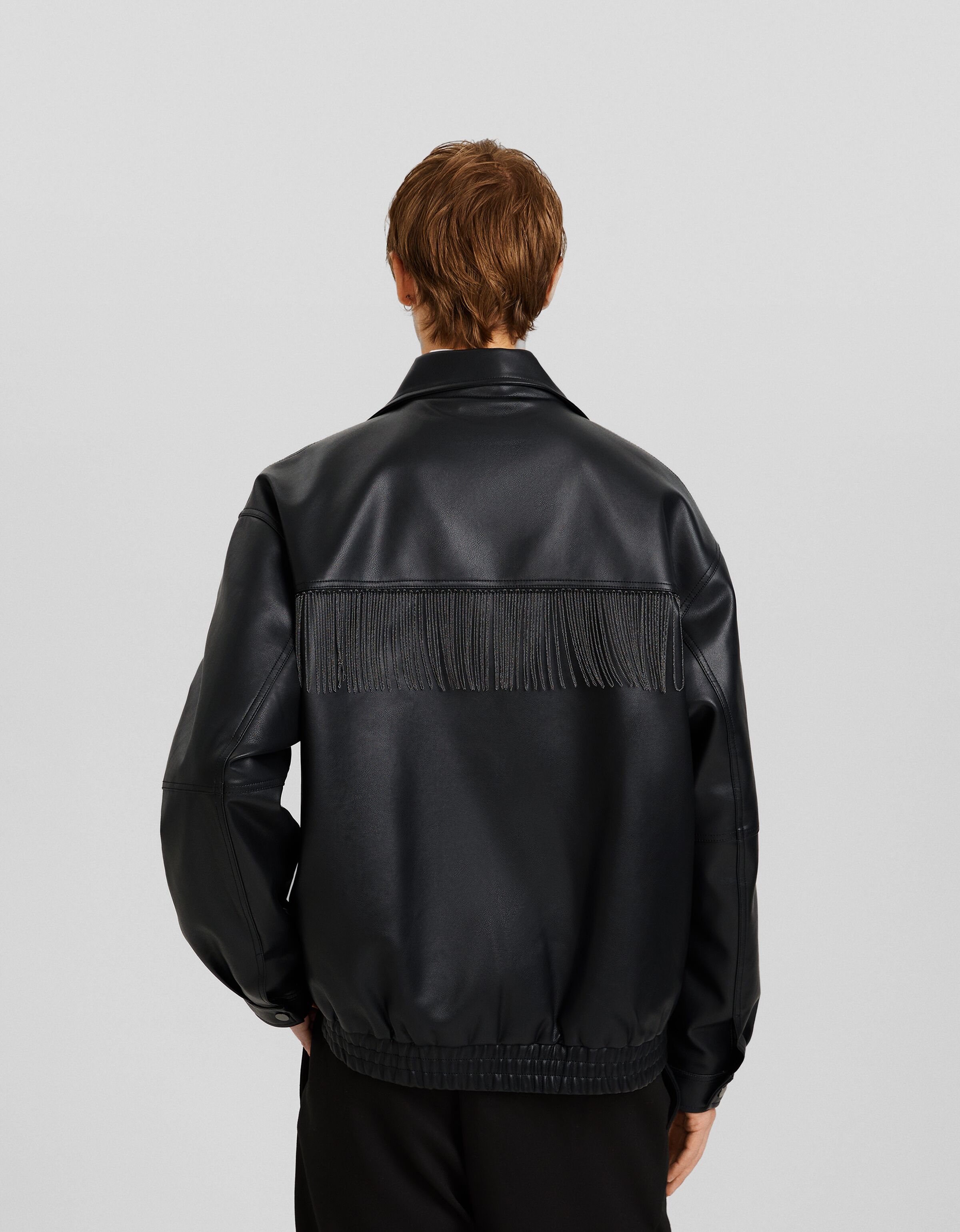 Cazadora efecto piel flecos