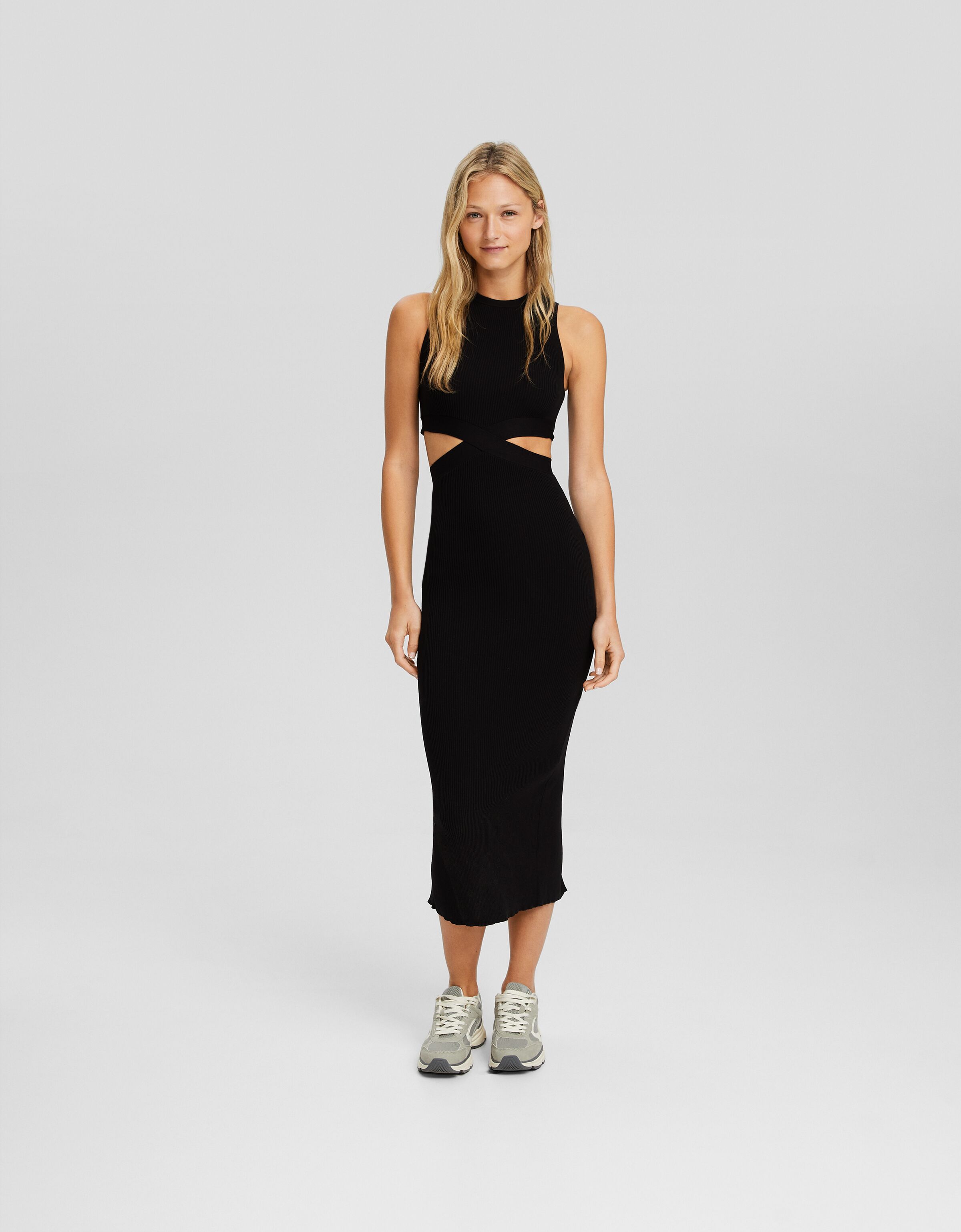 Vestido midi cut out punto