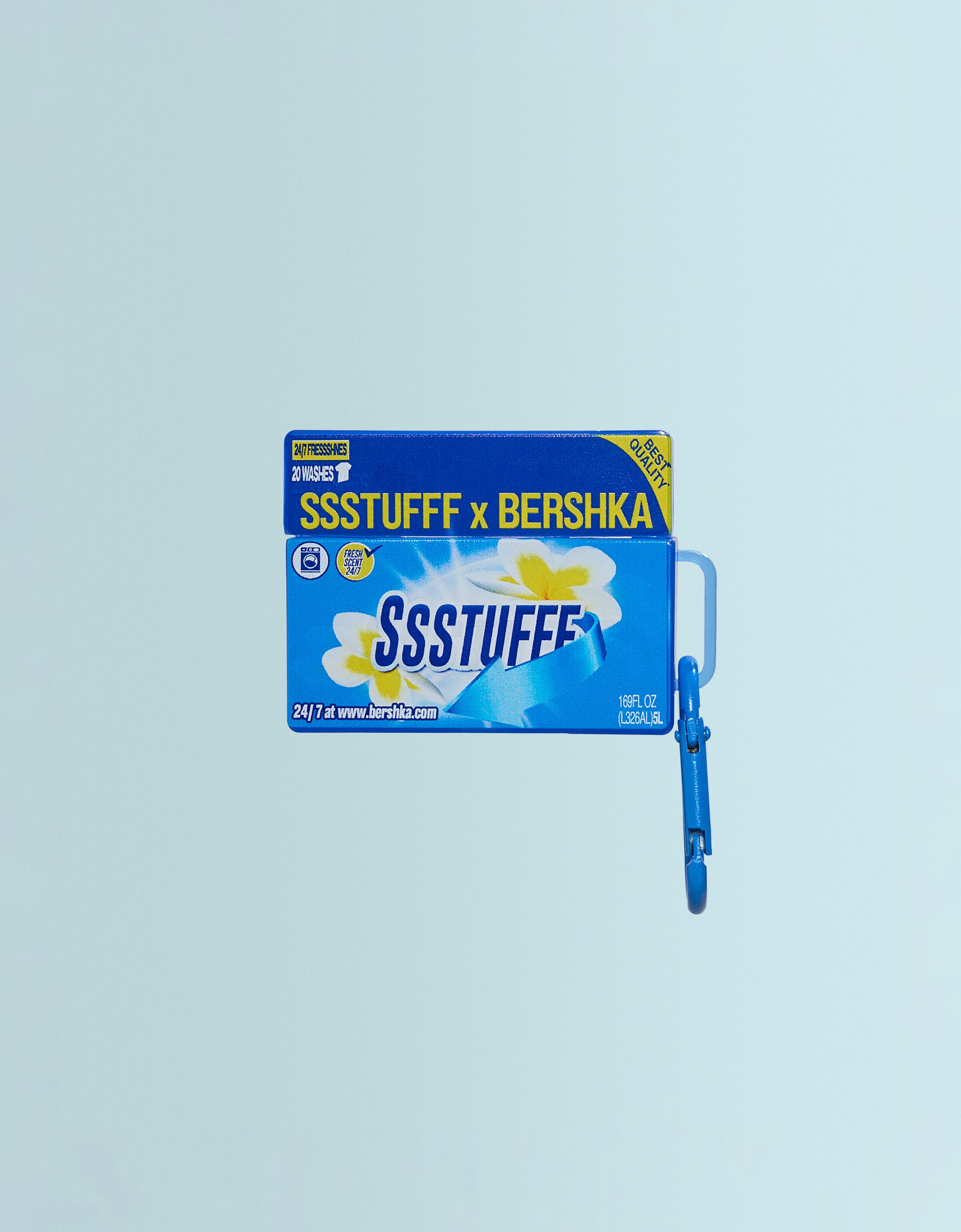 Funda AirPods Pro SSSTUFFF X BERSHKA print