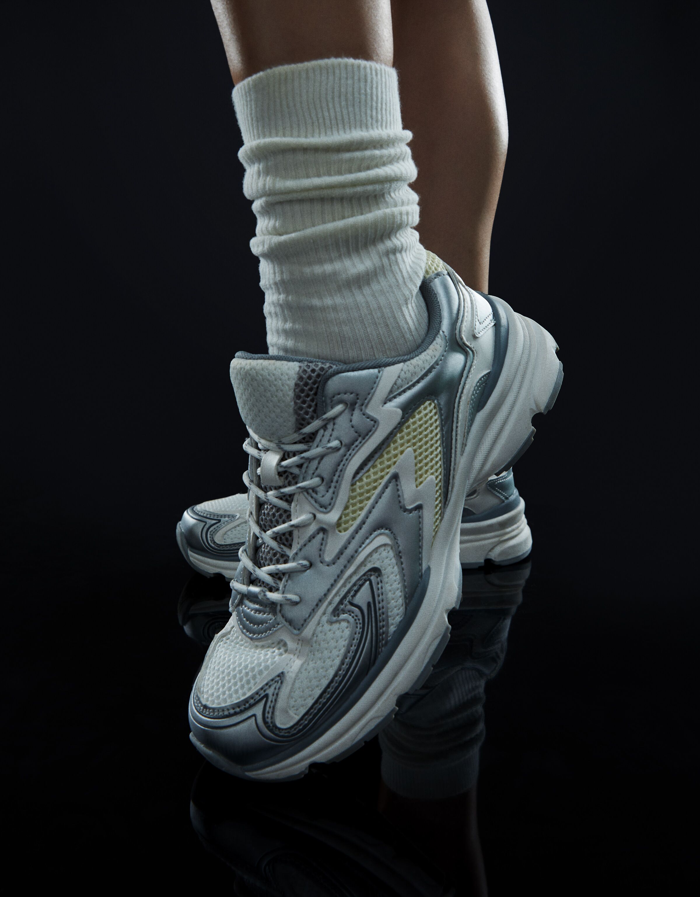 Zapatillas combinadas rejilla detalles metalizados