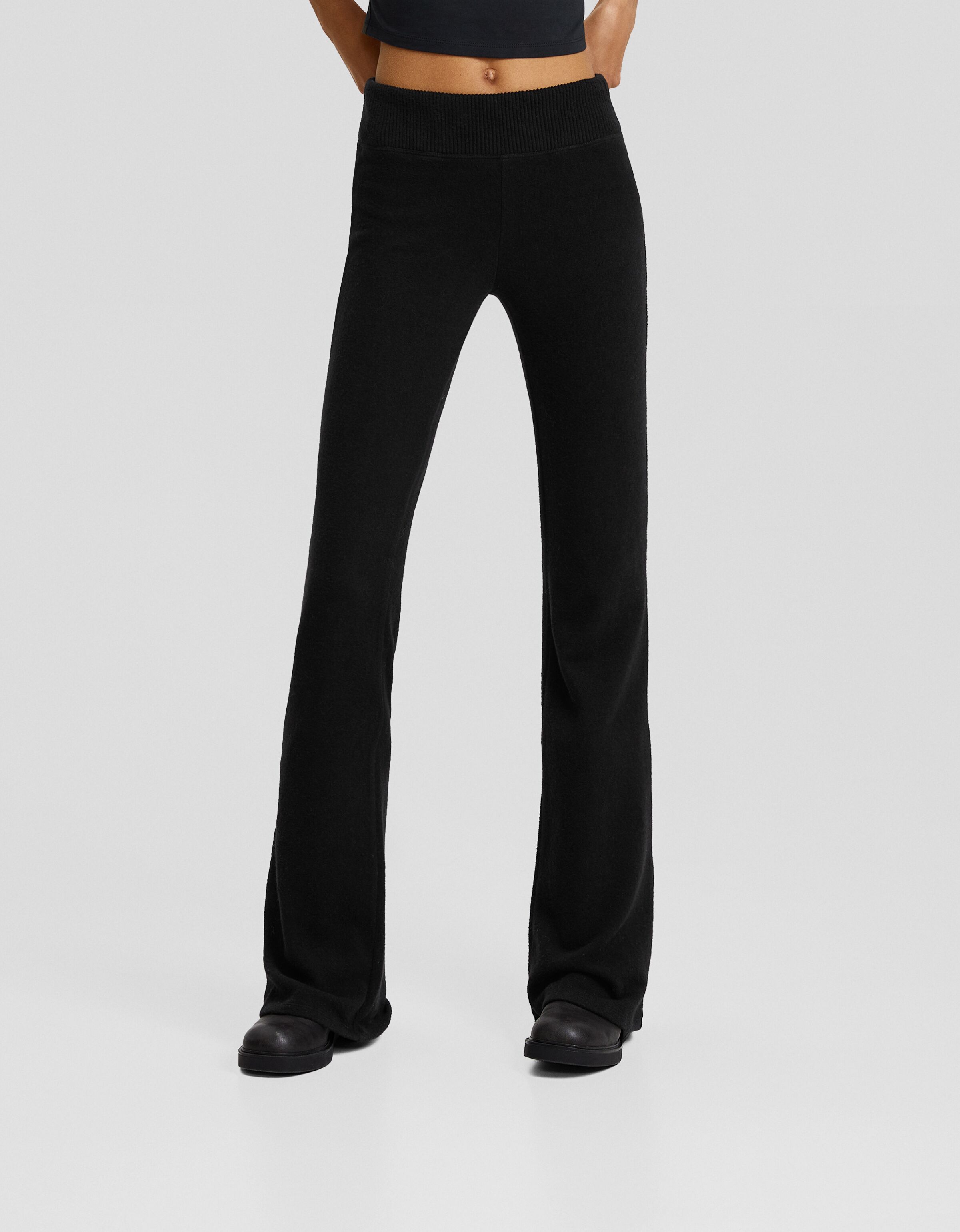 Pantalón flare punto