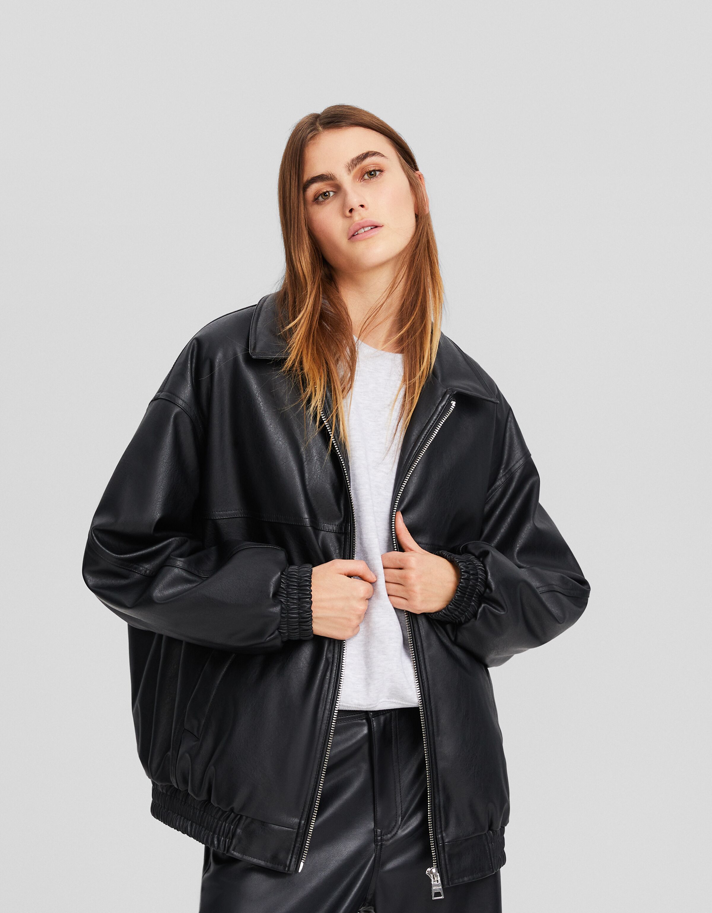 Cazadora oversize dad fit efecto piel