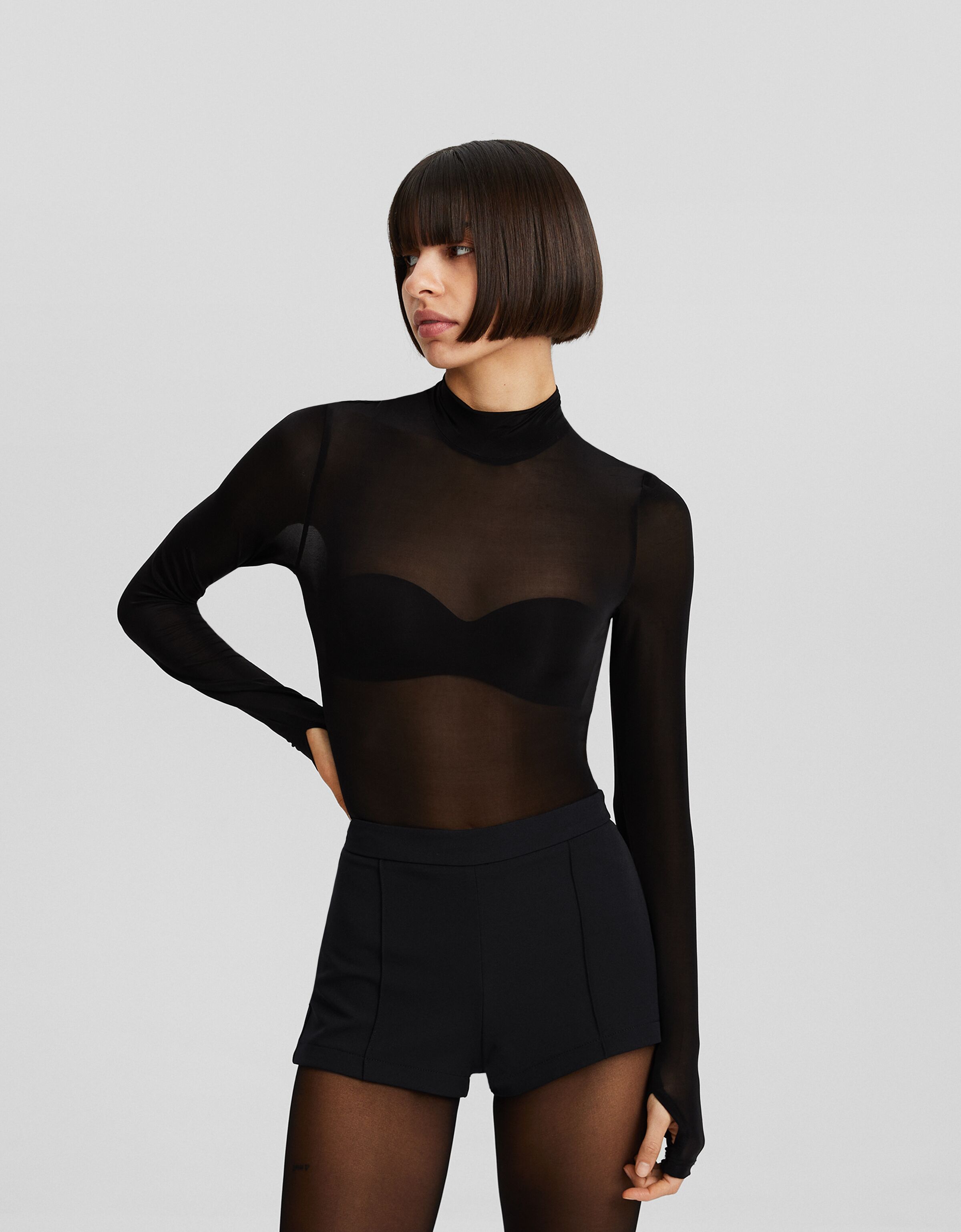 Short corto ajustado