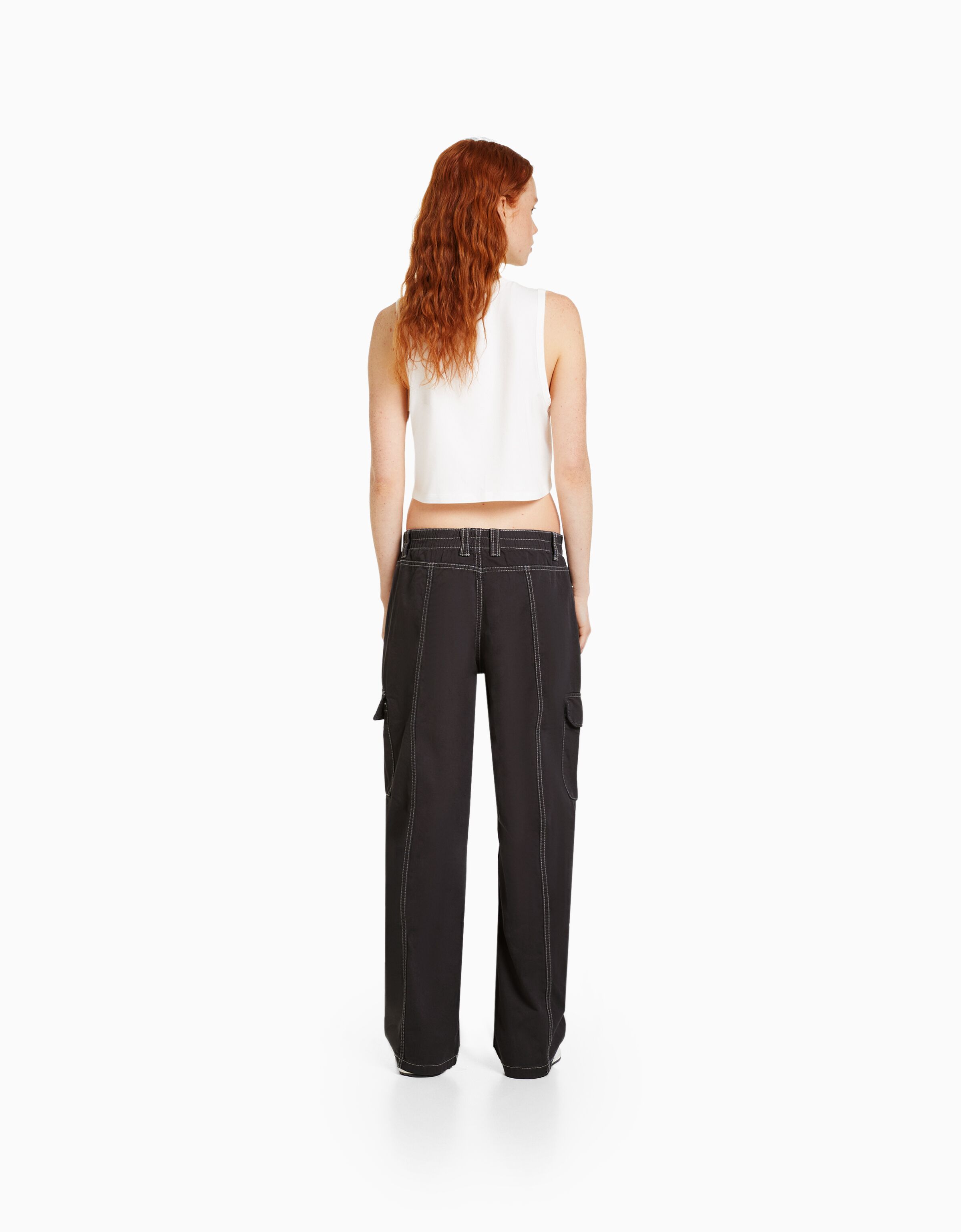 Pantalón cargo low waist algodón hilo contraste