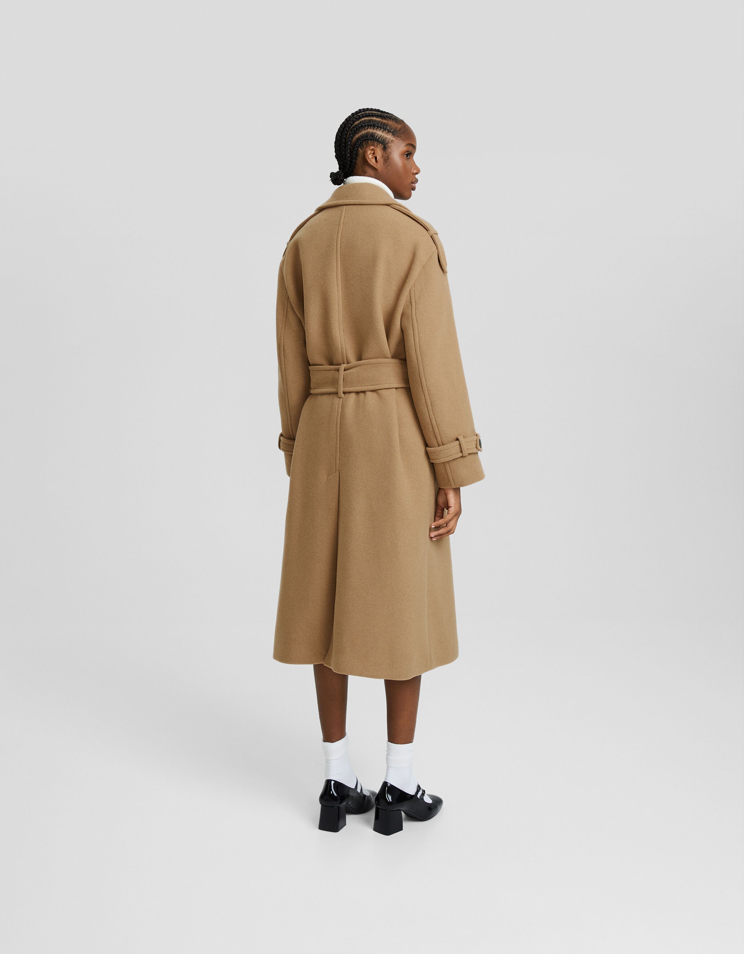 Abrigo trench con lana