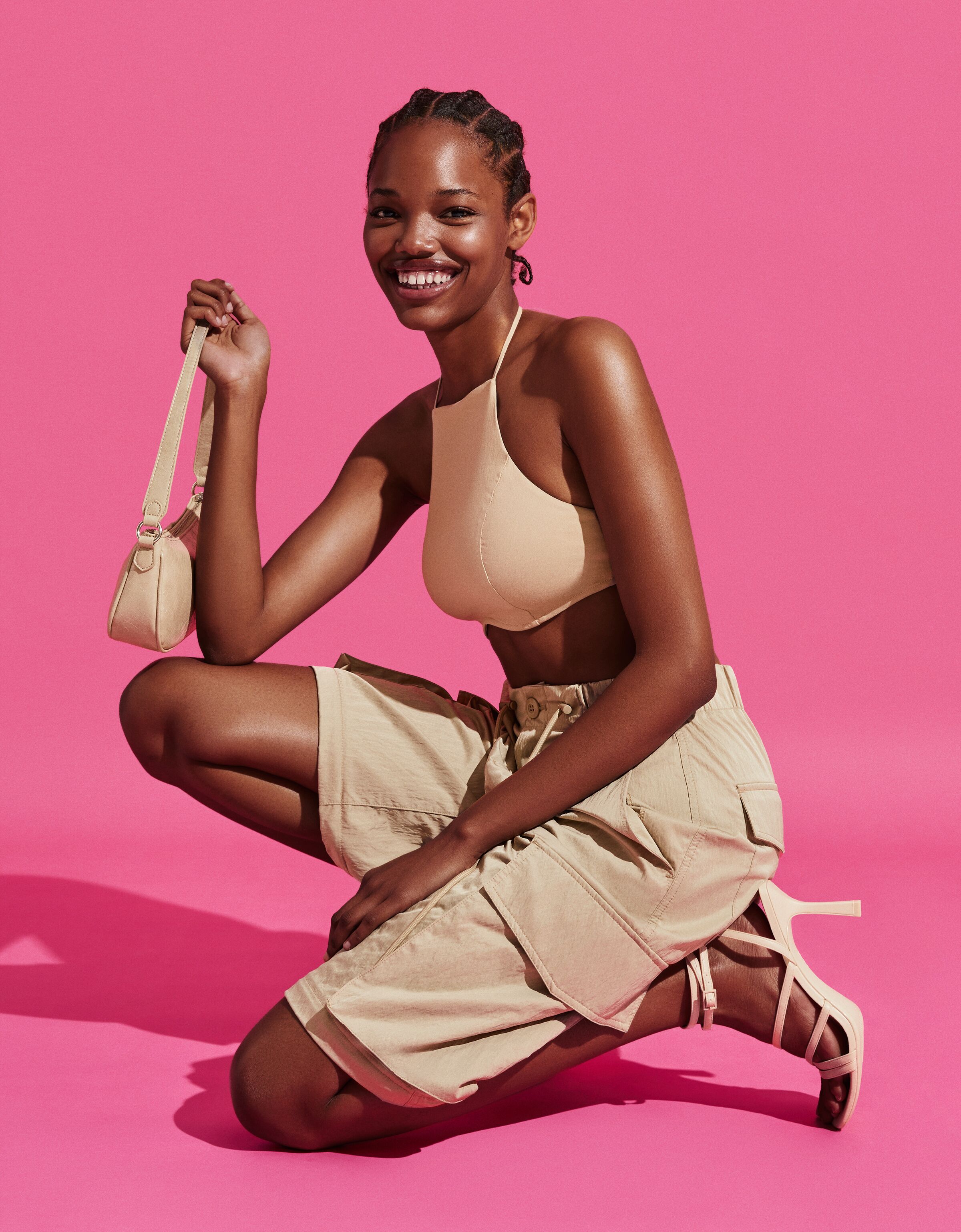 Sandalia tacón tiras pulsera