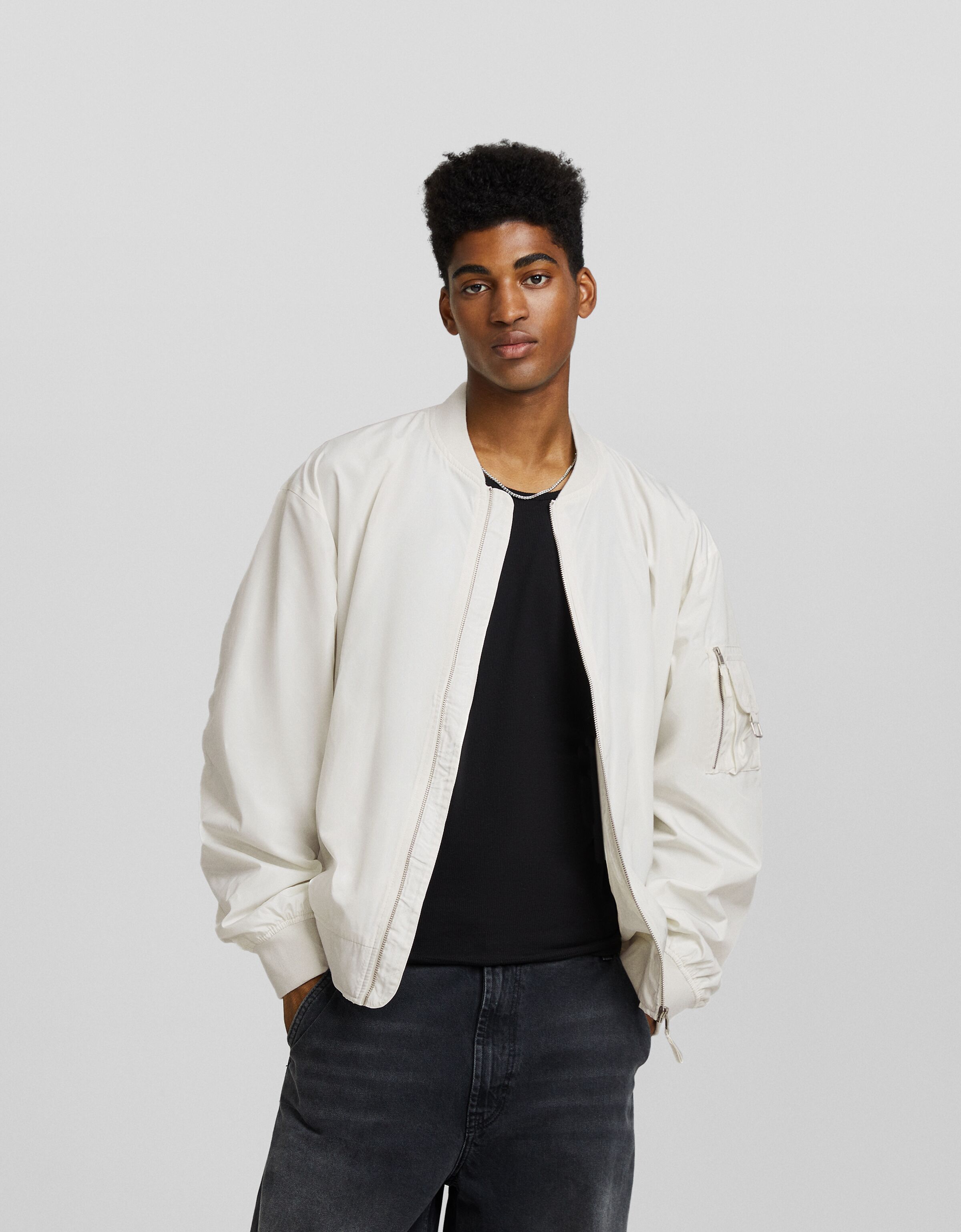 Cazadora bomber ligera técnica