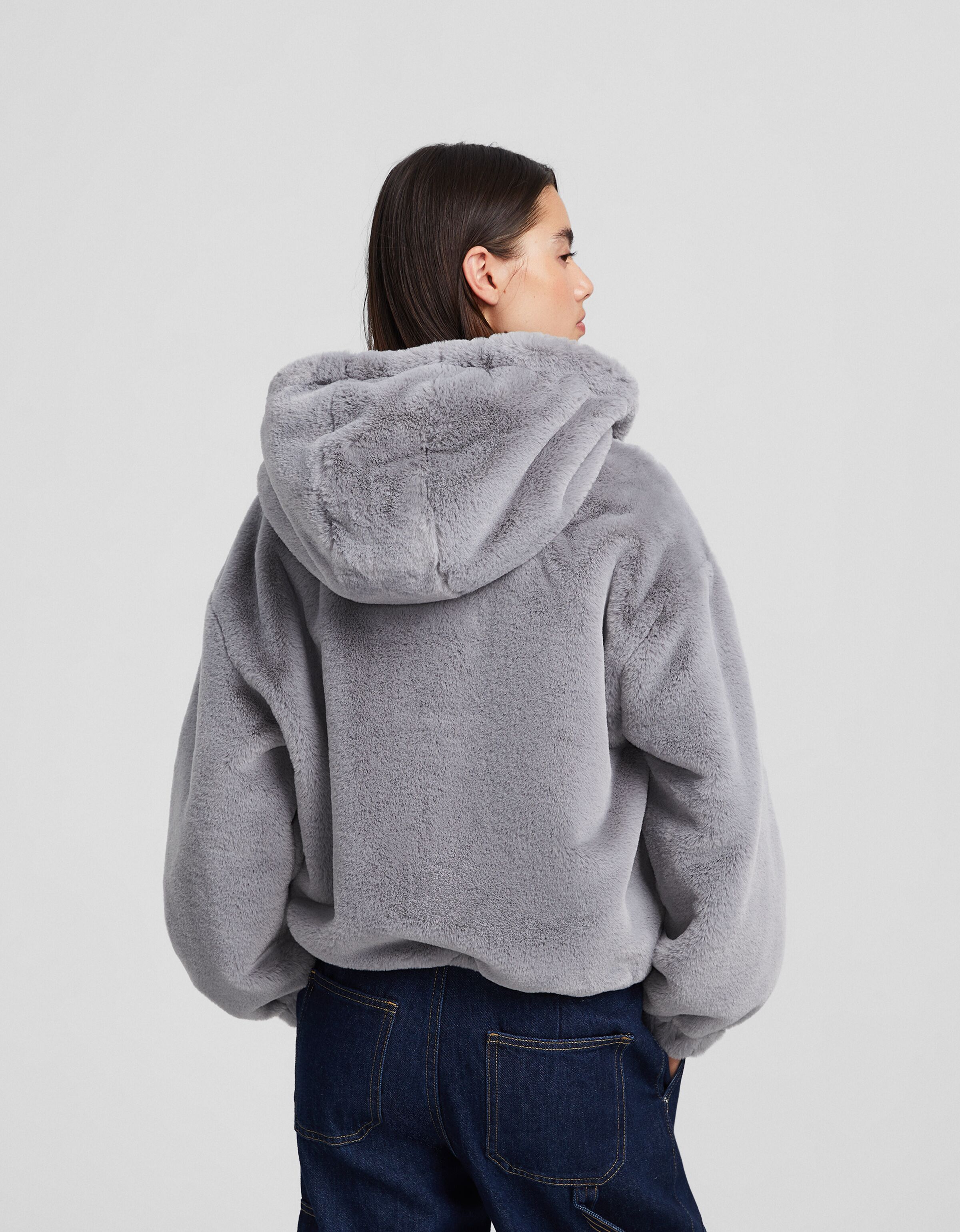 Cazadora capucha teddy