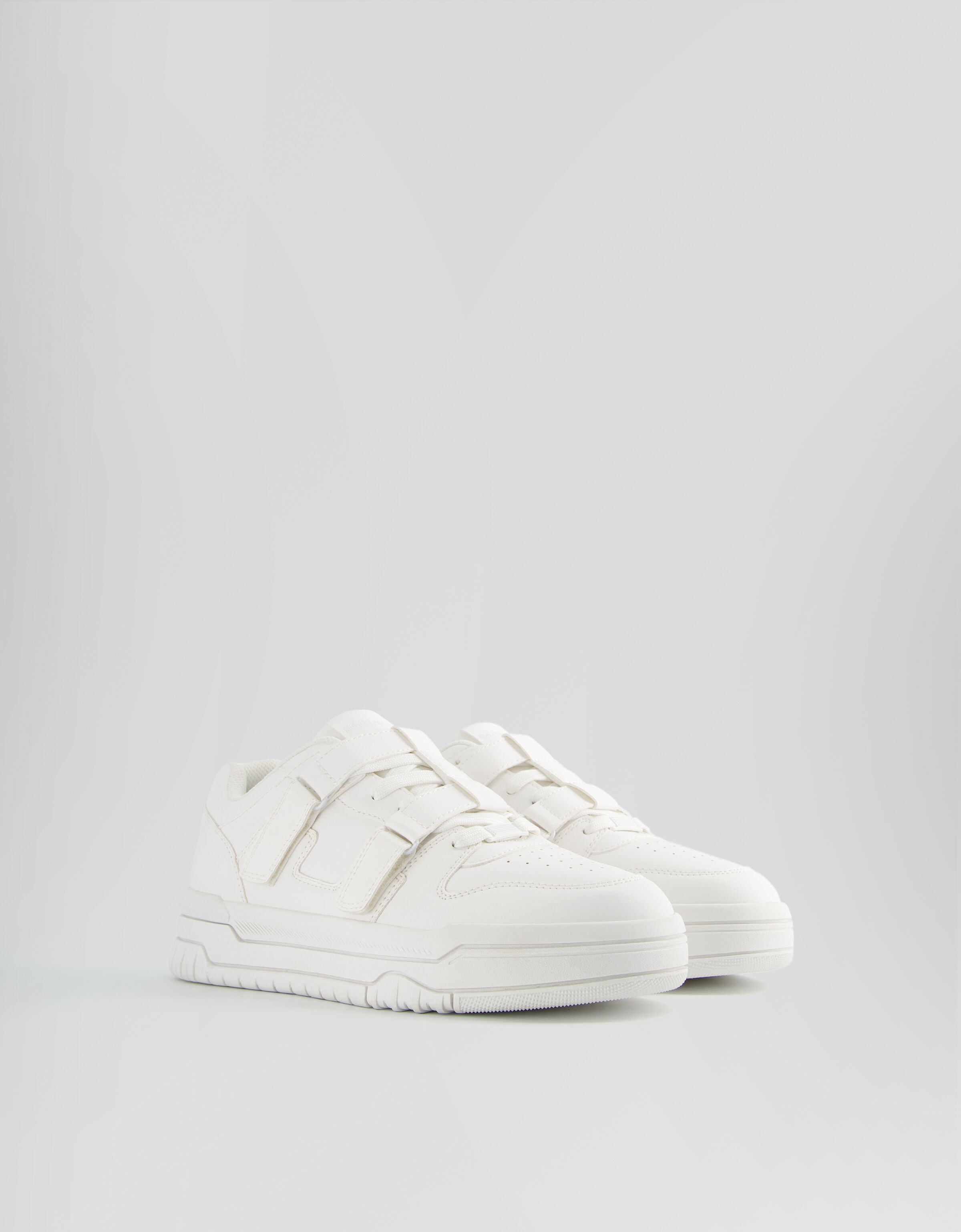 Zapatillas con arnés de quita y pon hombre