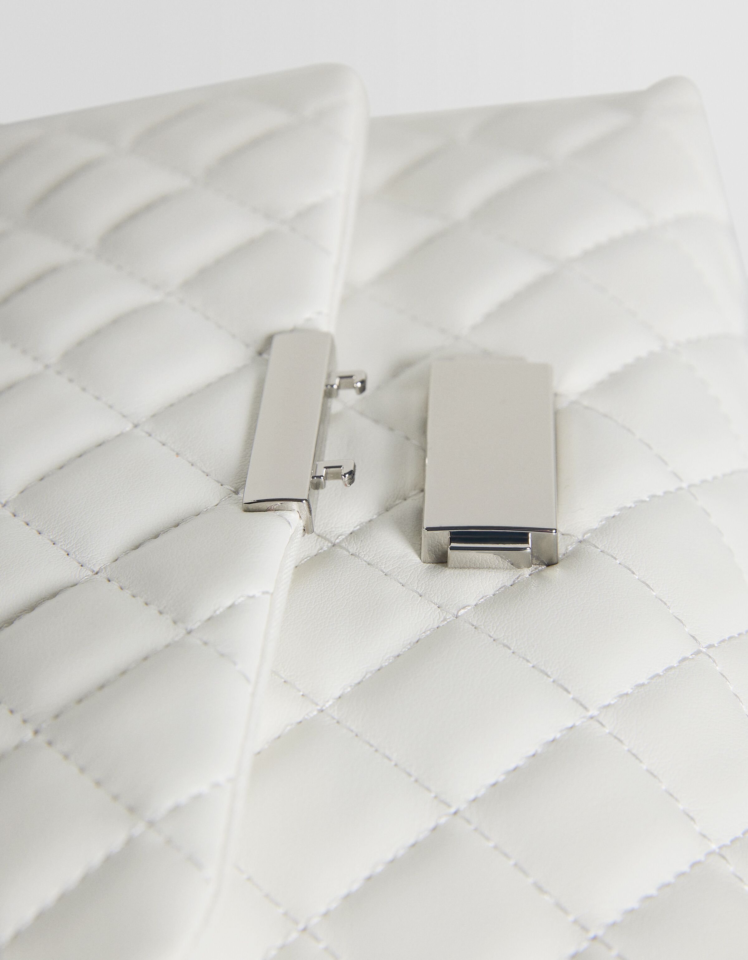 Bolso bandolera acolchado cadena