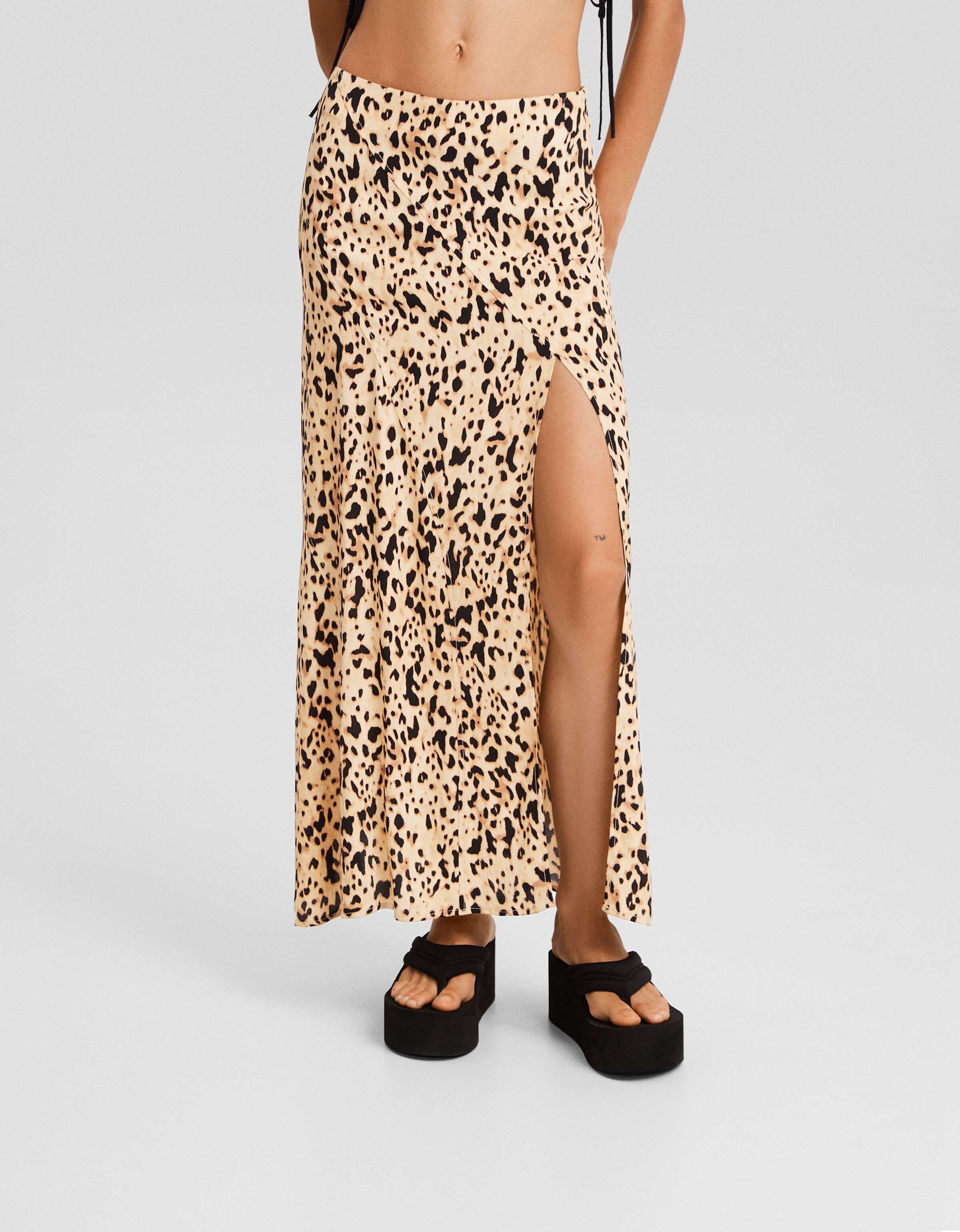 Falda midi animal print abertura