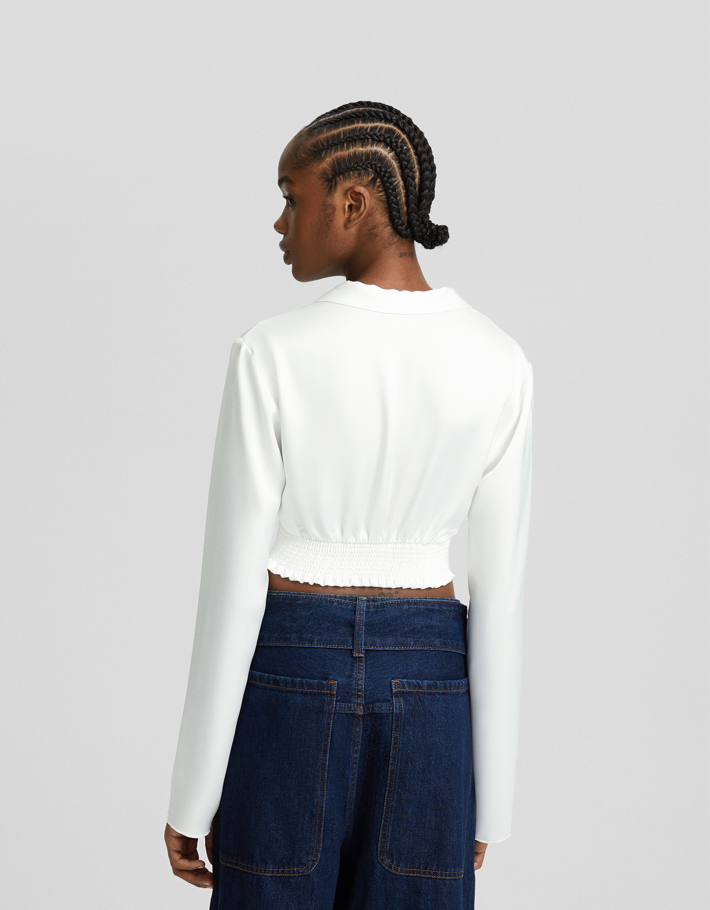 Camisa manga larga cropped satinada