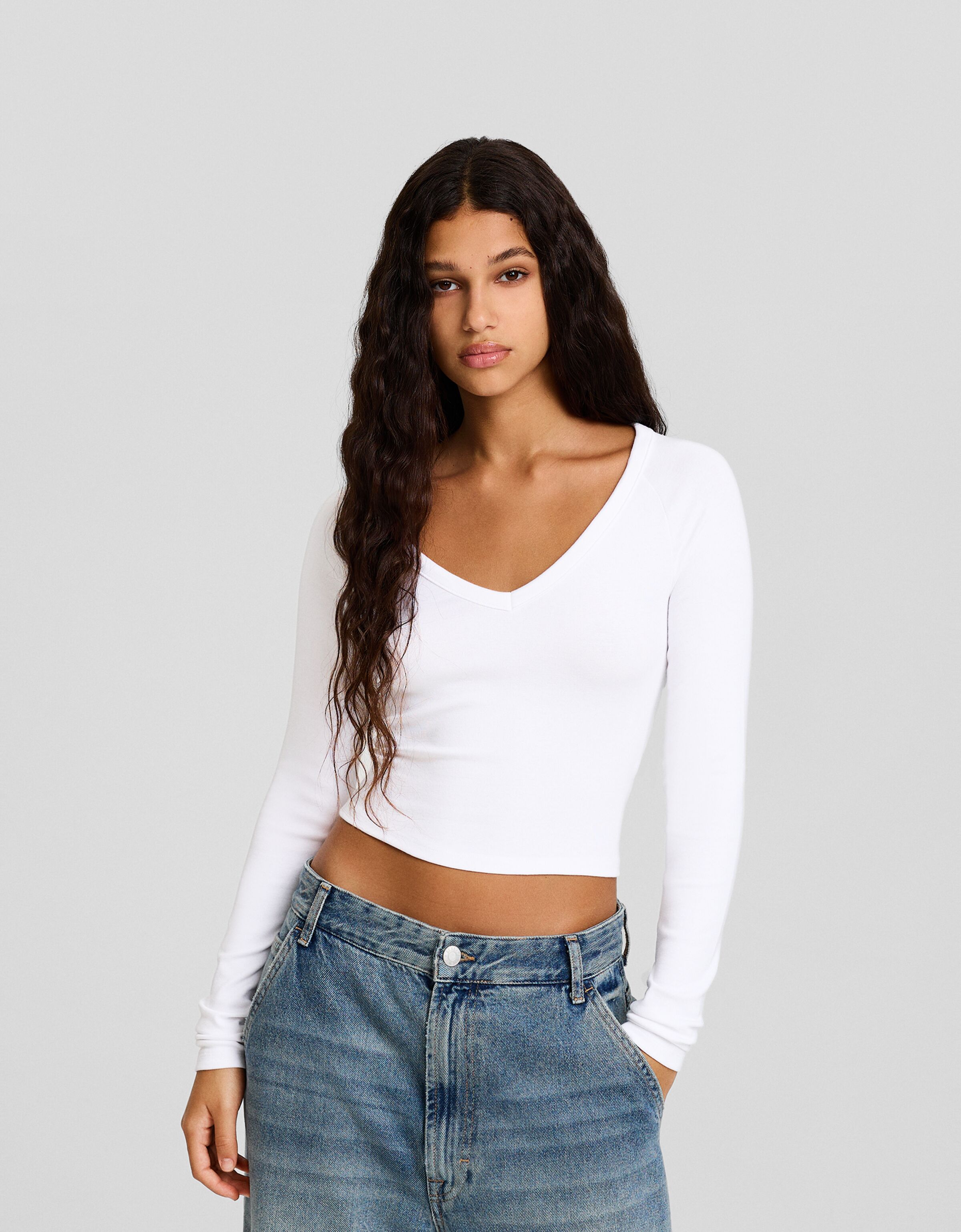 Camiseta manga larga cuello pico