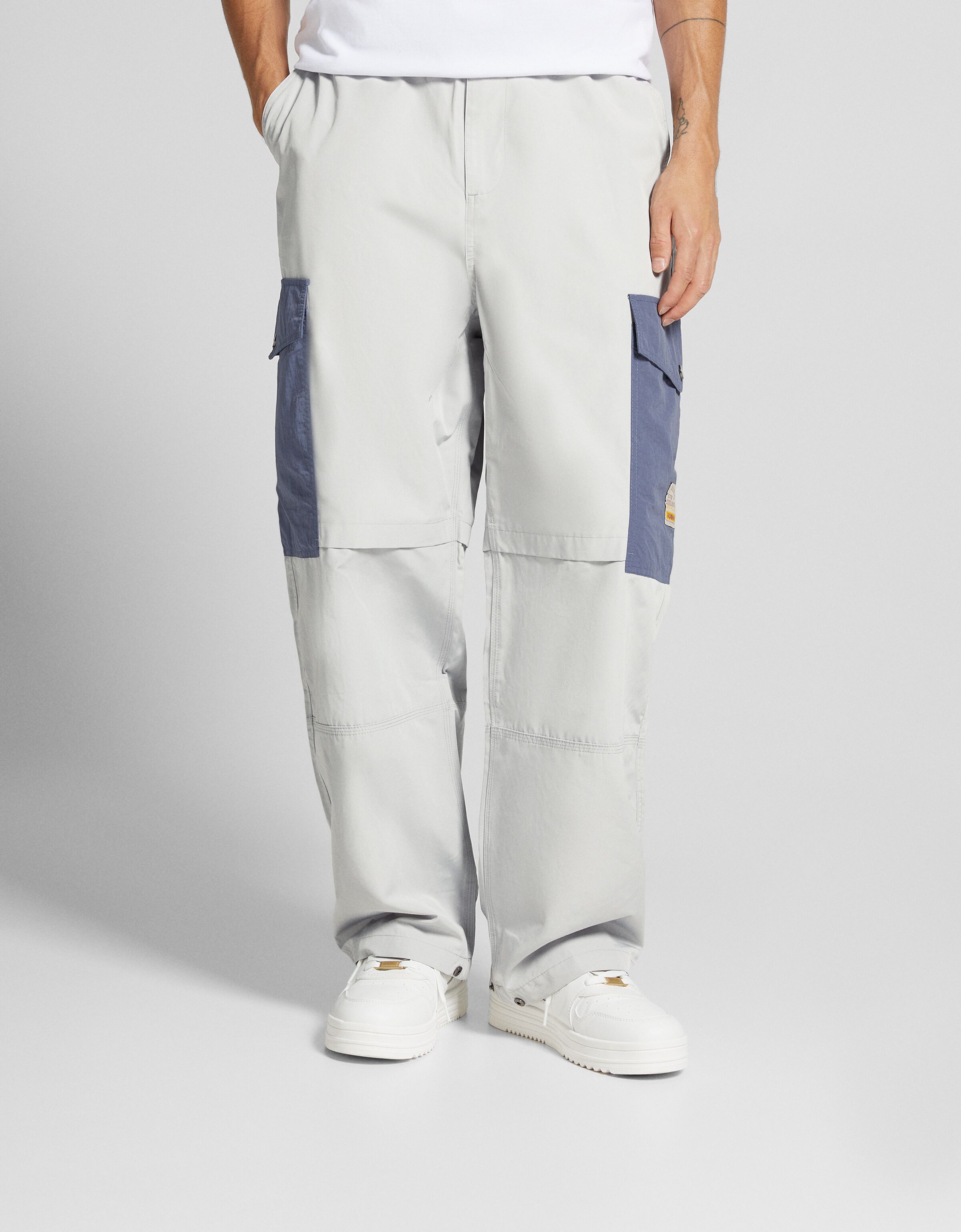 Pantalón jogger color block