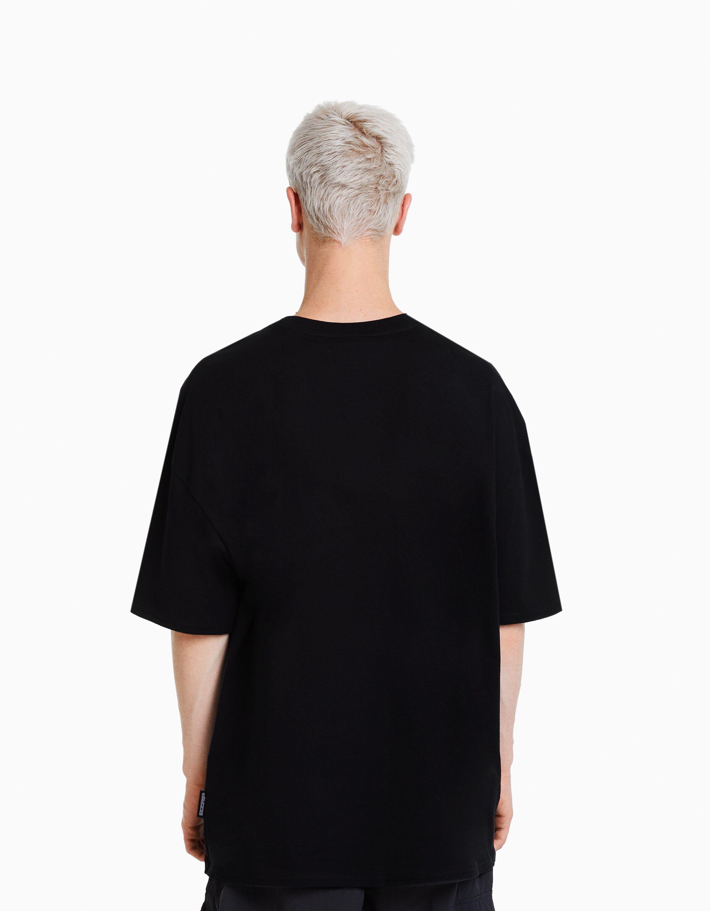 Camiseta BERSHKA ft. BIZARRAP manga corta oversize print