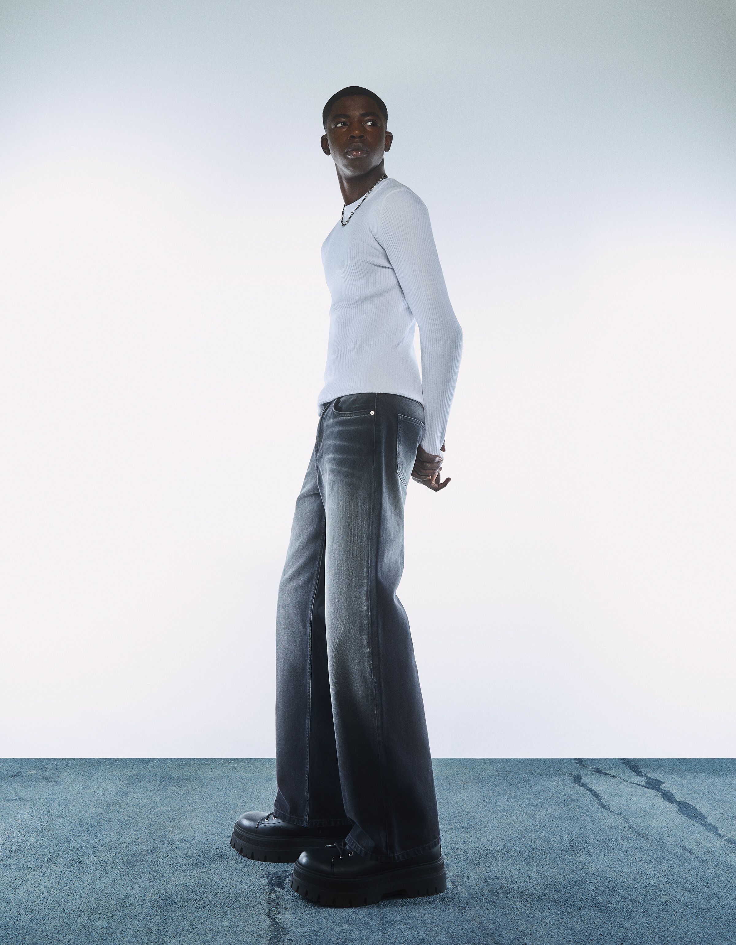 Botines acordonados suela track hombre