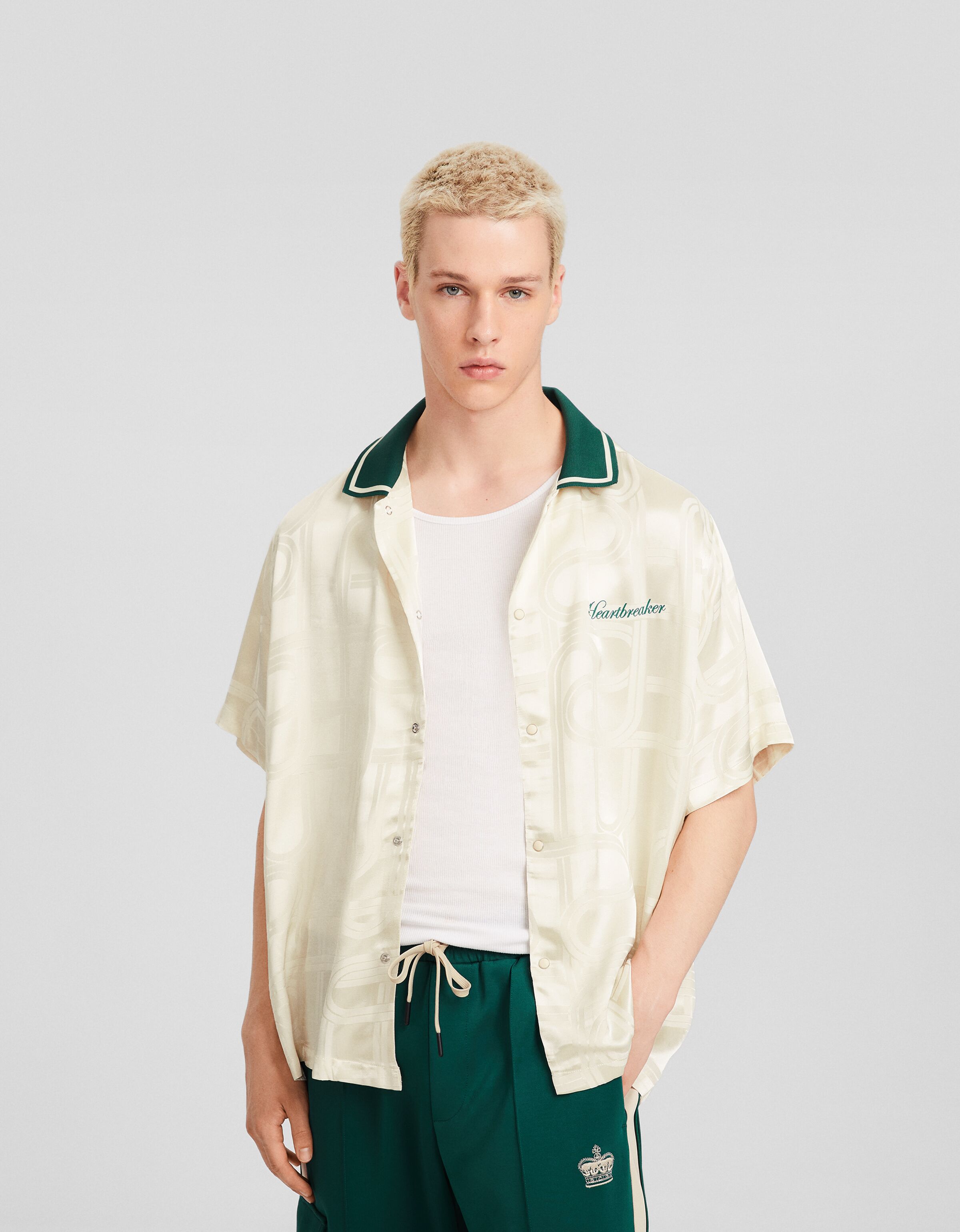 Camisa manga corta cuello rib satinada jacquard