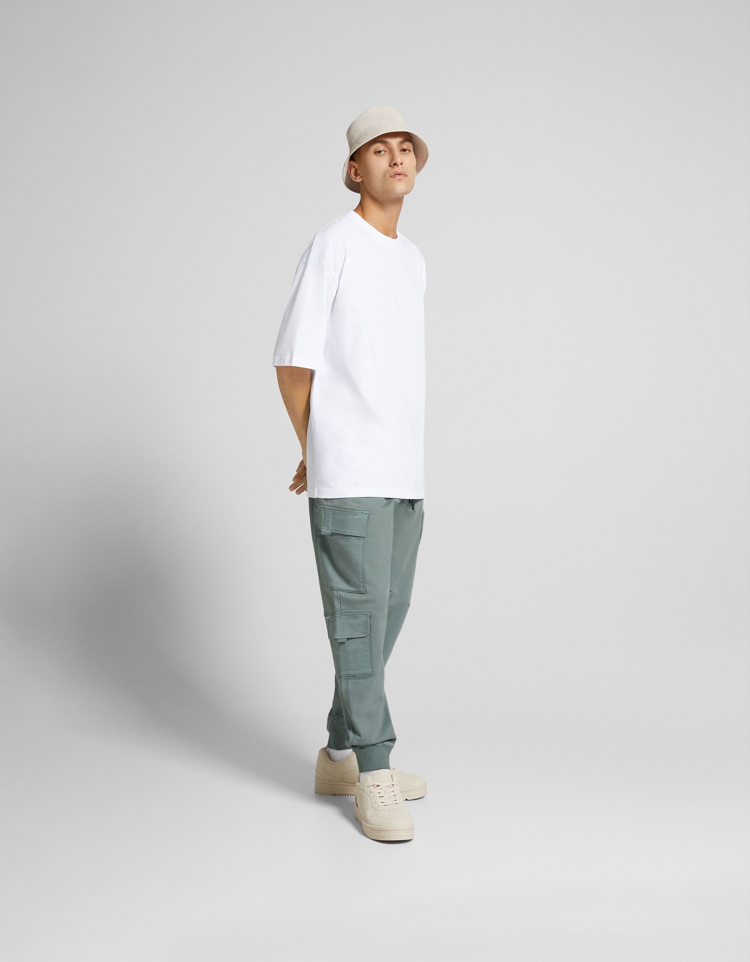 Pantalón jogger cargo slim