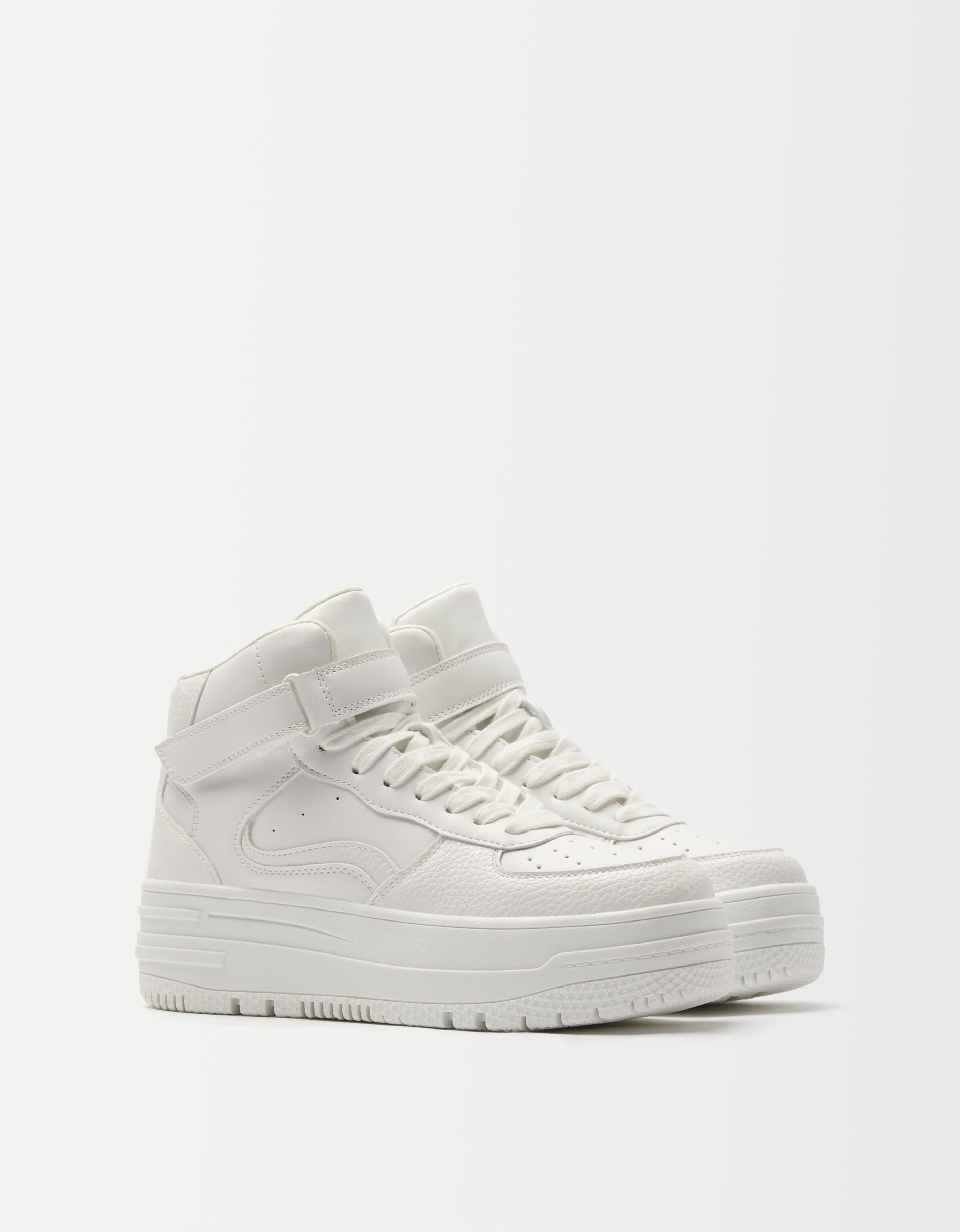 Zapatillas abotinadas tira