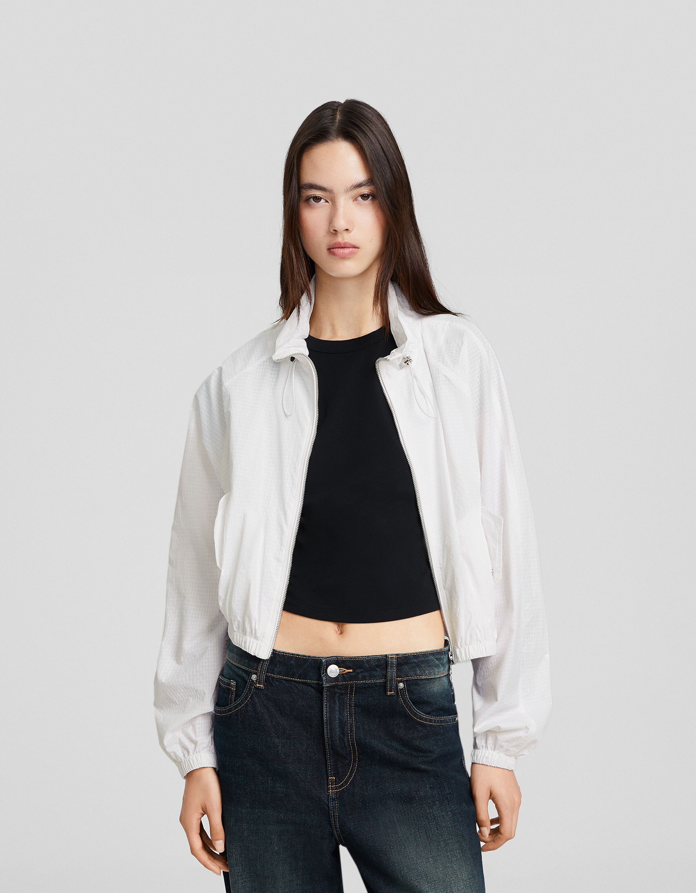 Cazadora cropped nylon estructura ripstop