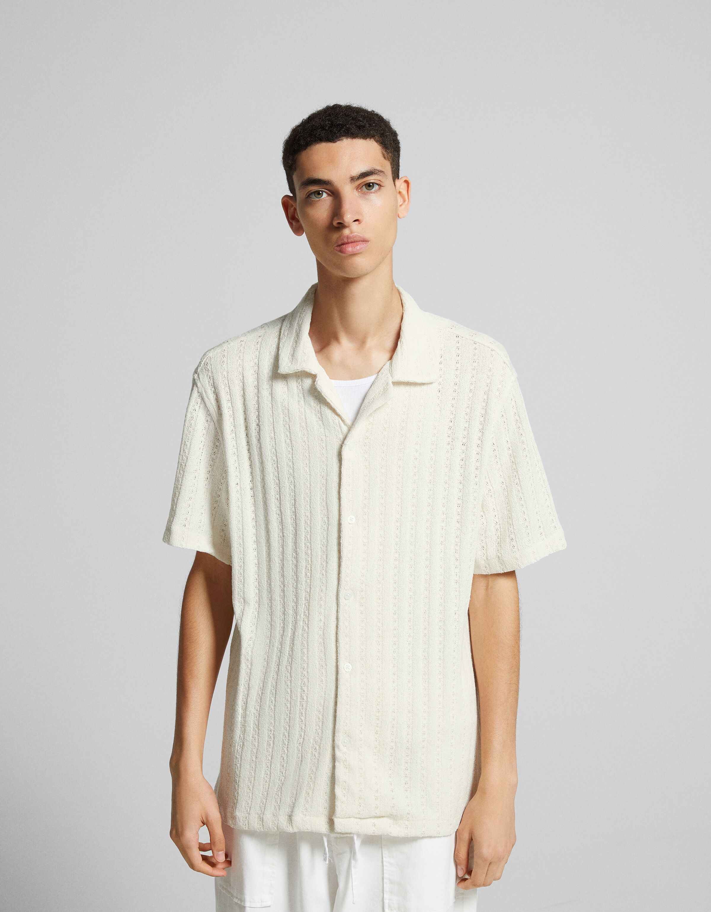 Camisa manga corta jacquard calados