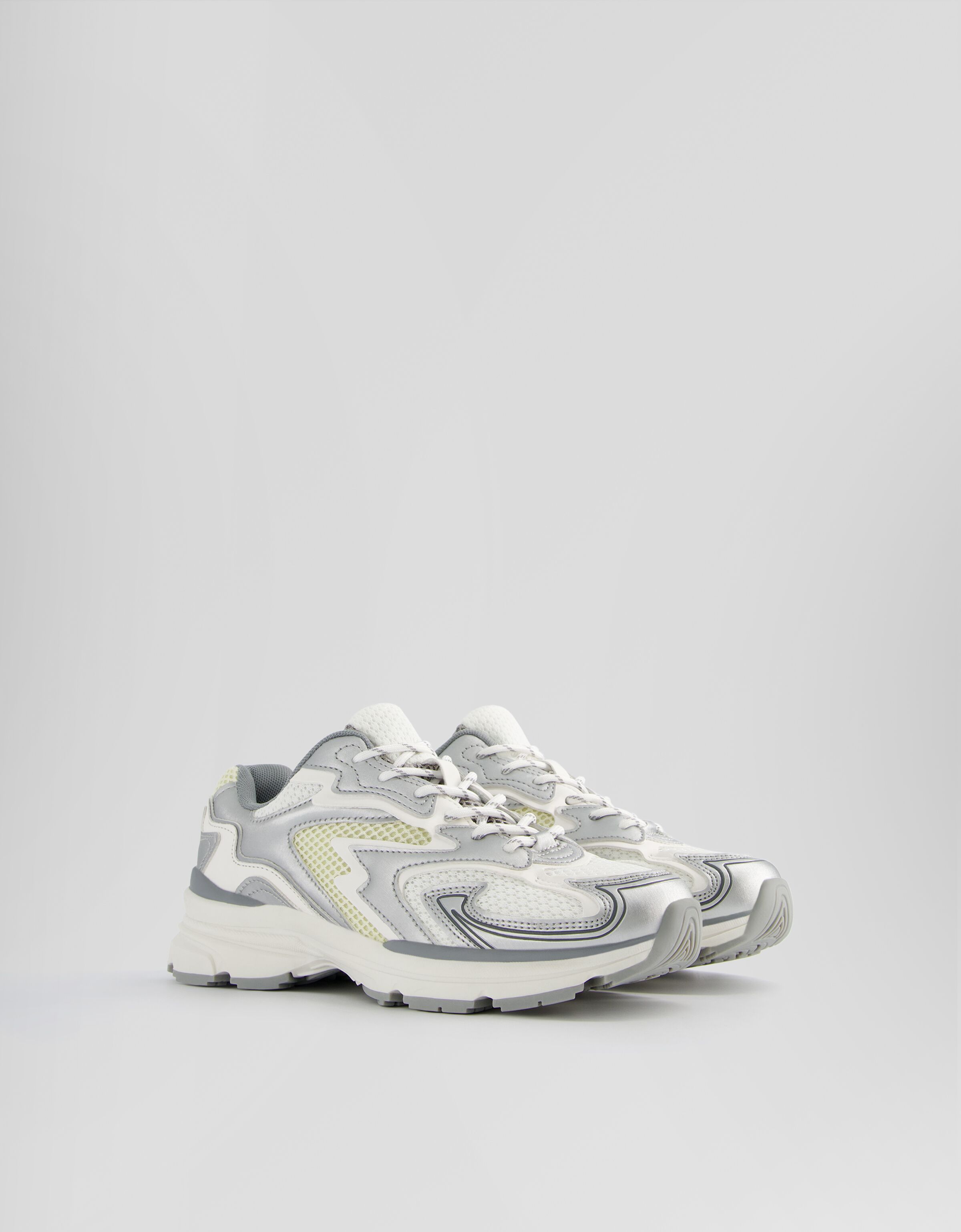 Zapatillas combinadas rejilla detalles metalizados