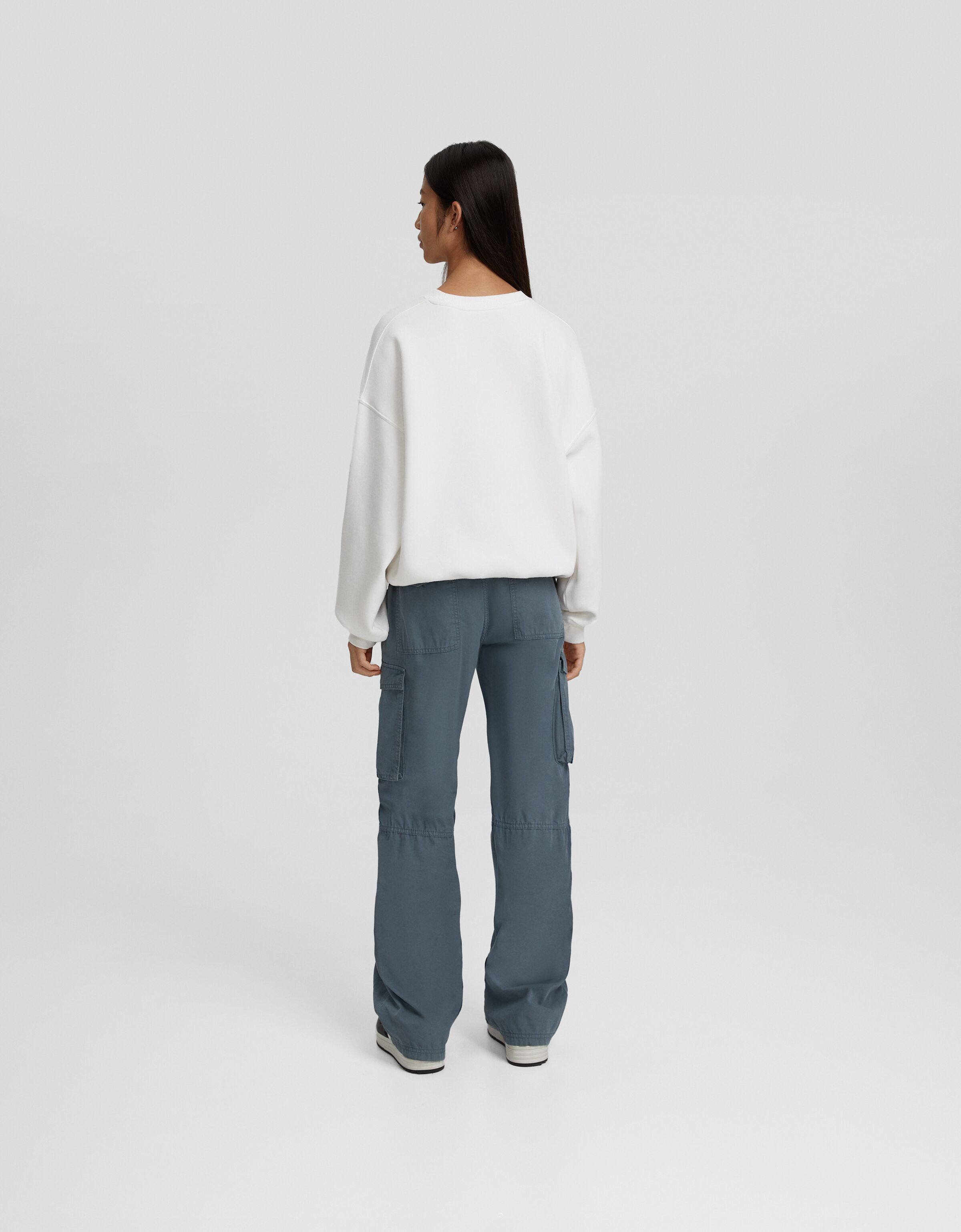 Pantalón straight cargo ajustable