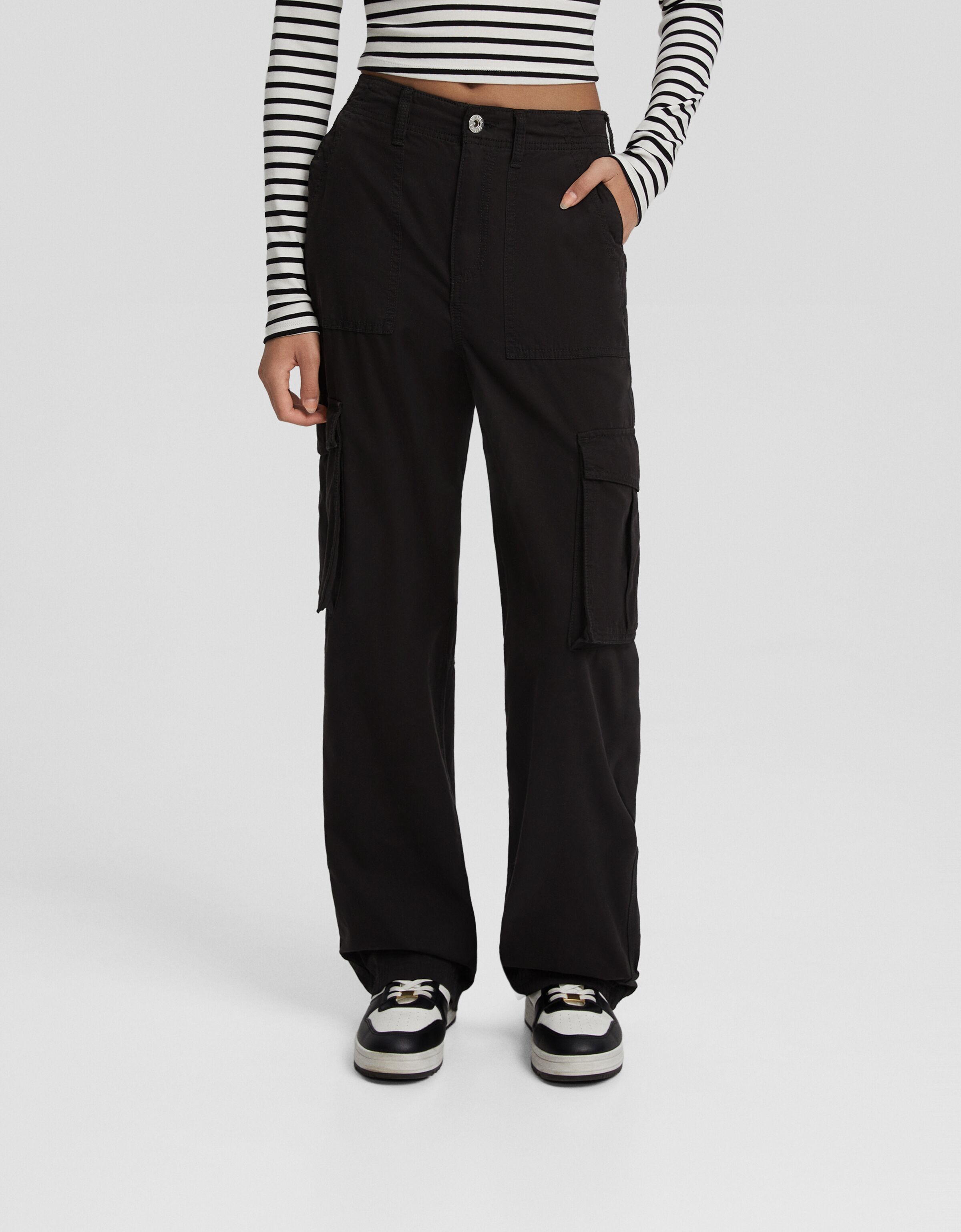 Pantalón straight cargo ajustable