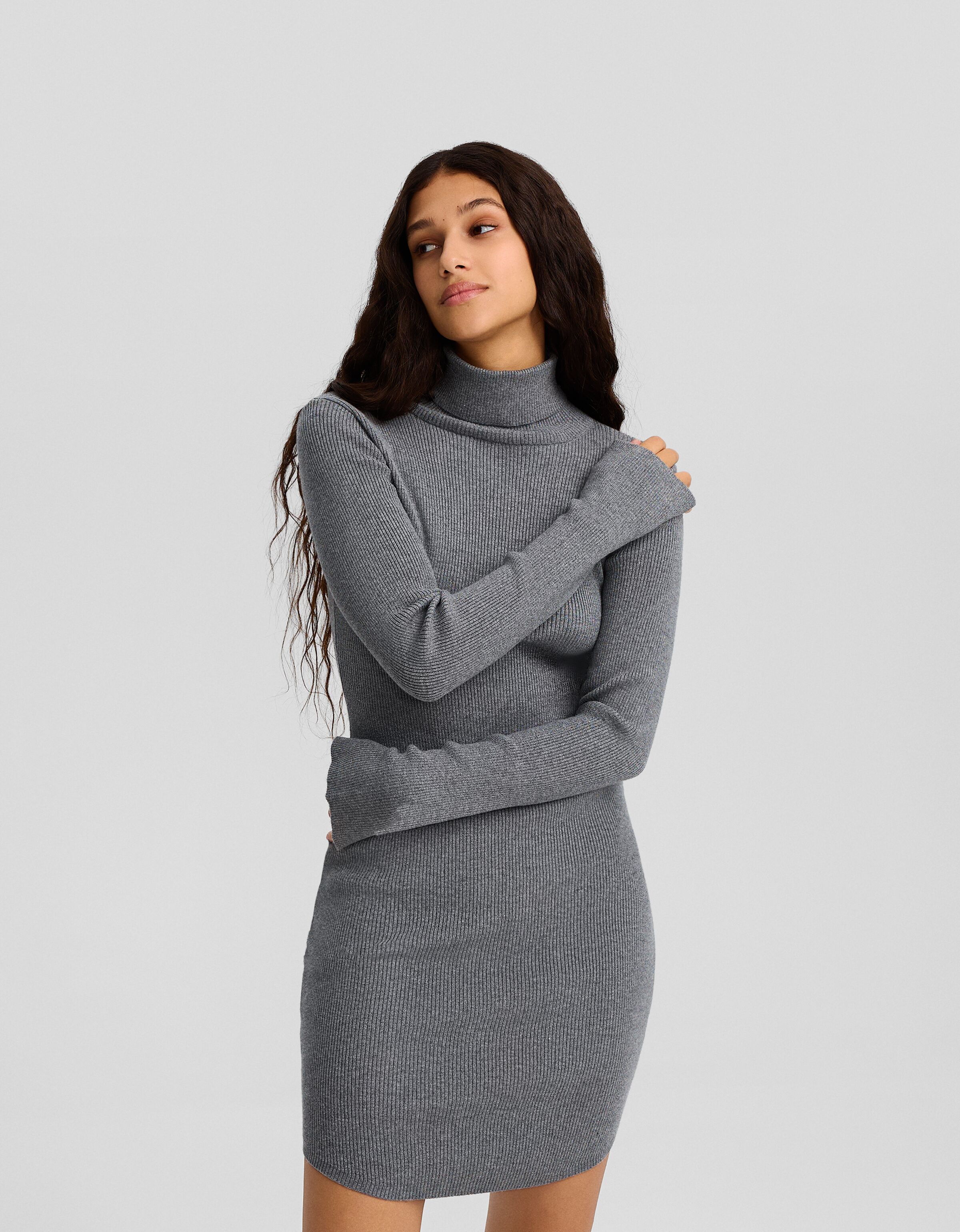 Vestido mini manga larga cuello subido punto