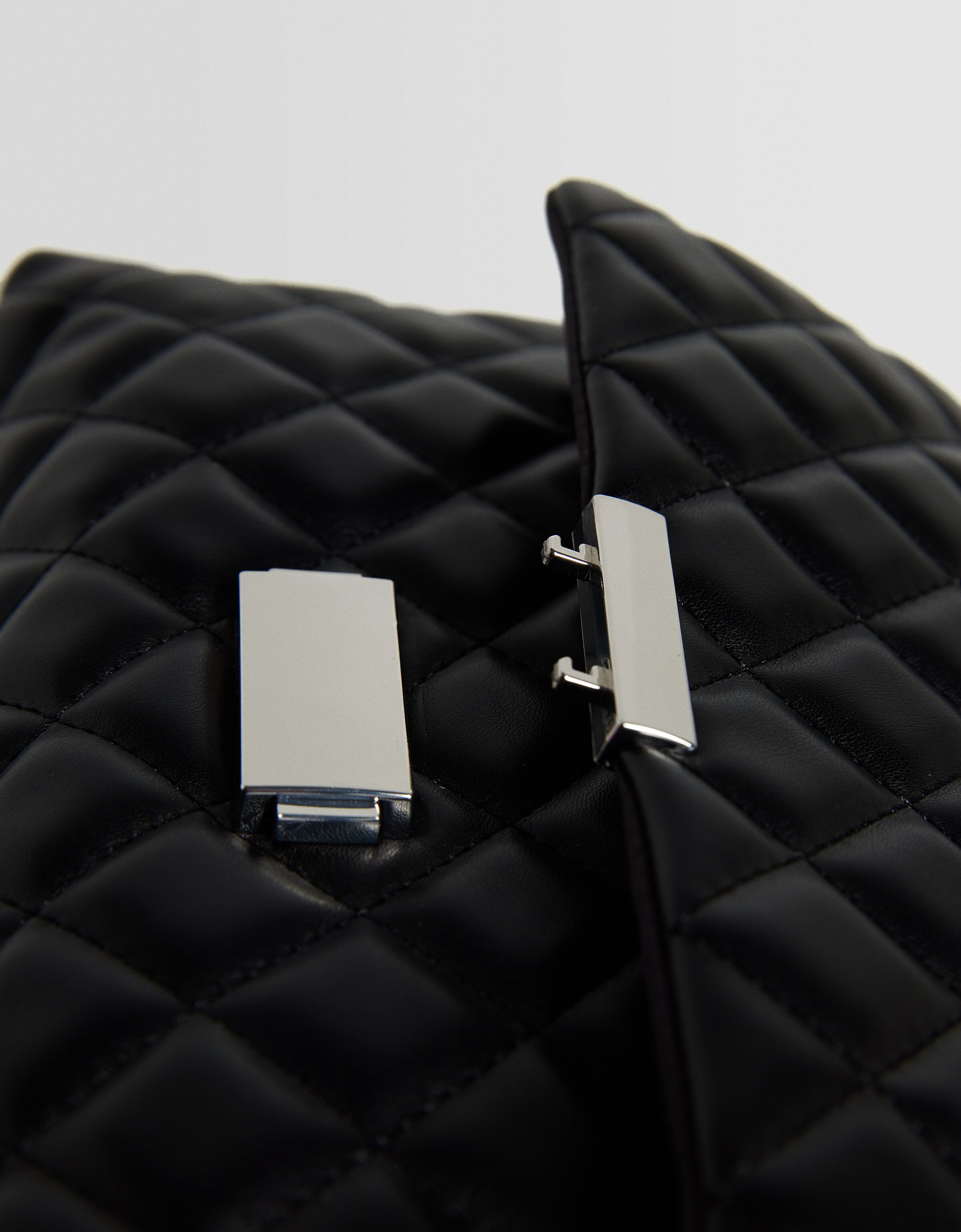 Bolso bandolera acolchado cadena