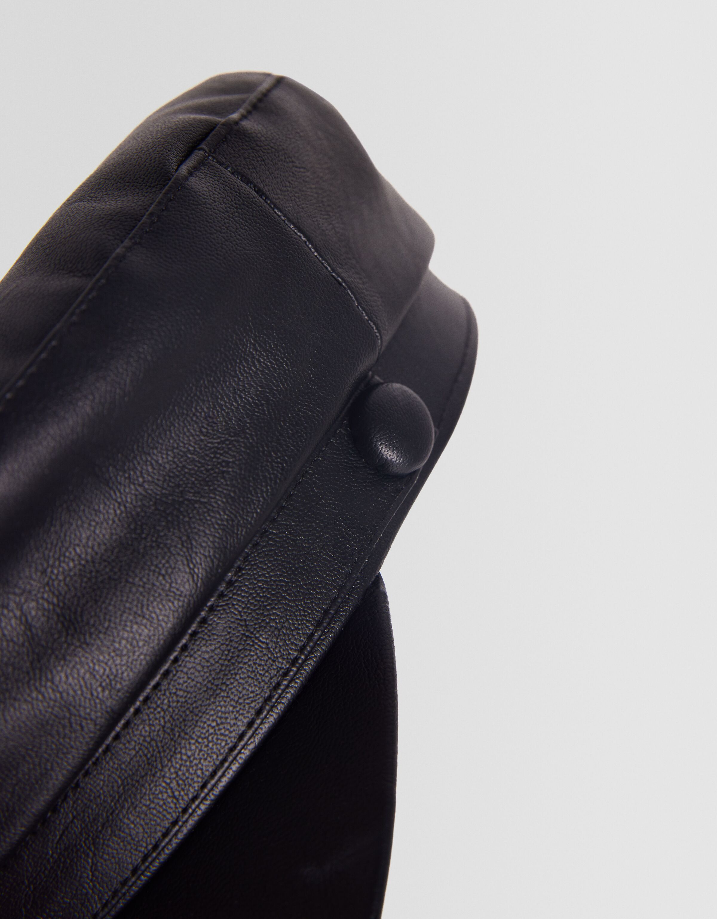 Gorra baker boy efecto piel