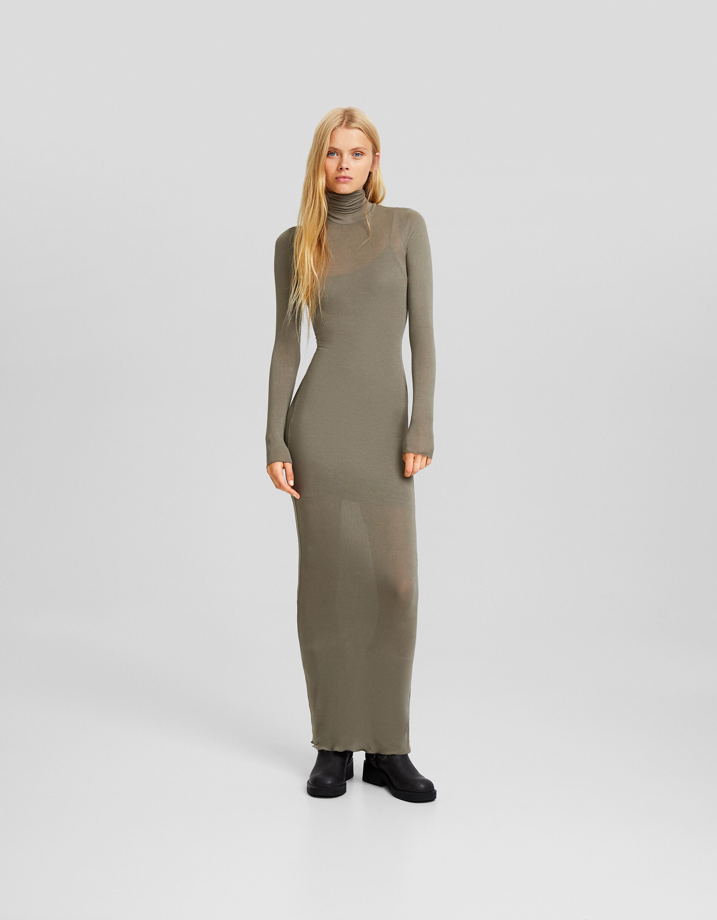 Vestido largo manga larga cuello subido